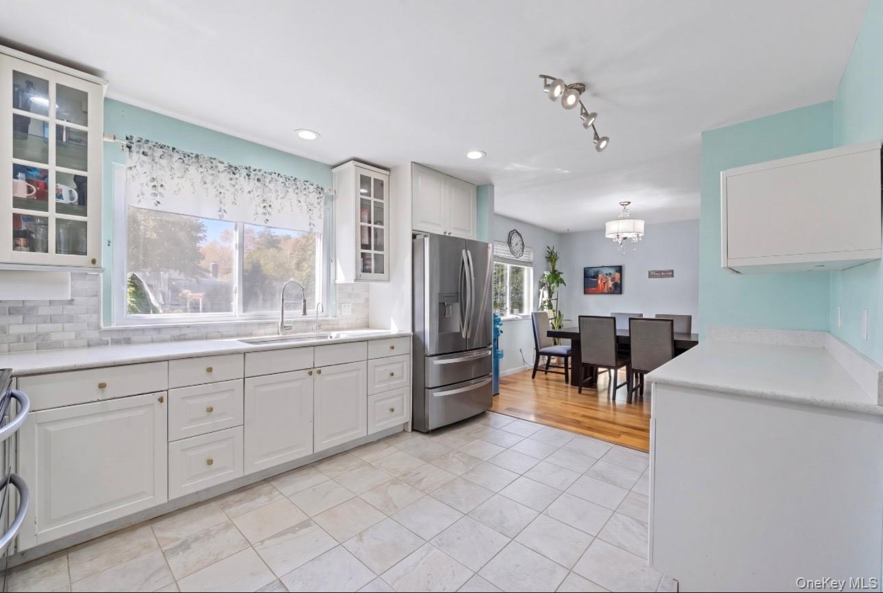 18 Magic Mountain Drive Property Photo 2