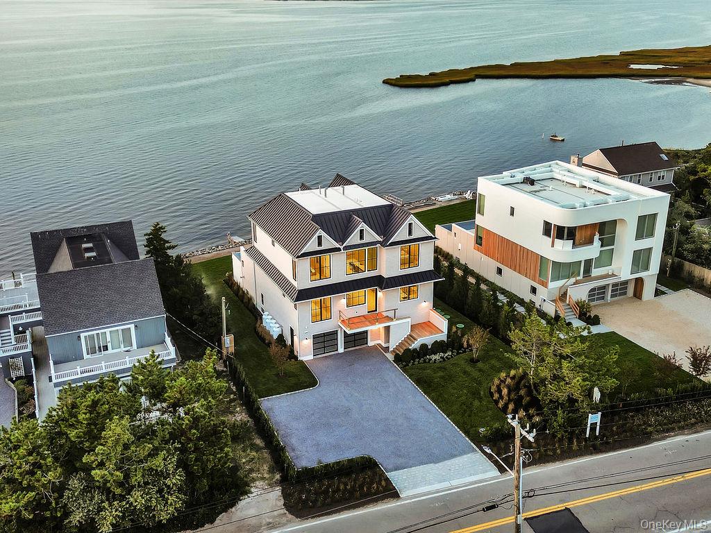 498 Dune Road Property Photo 1
