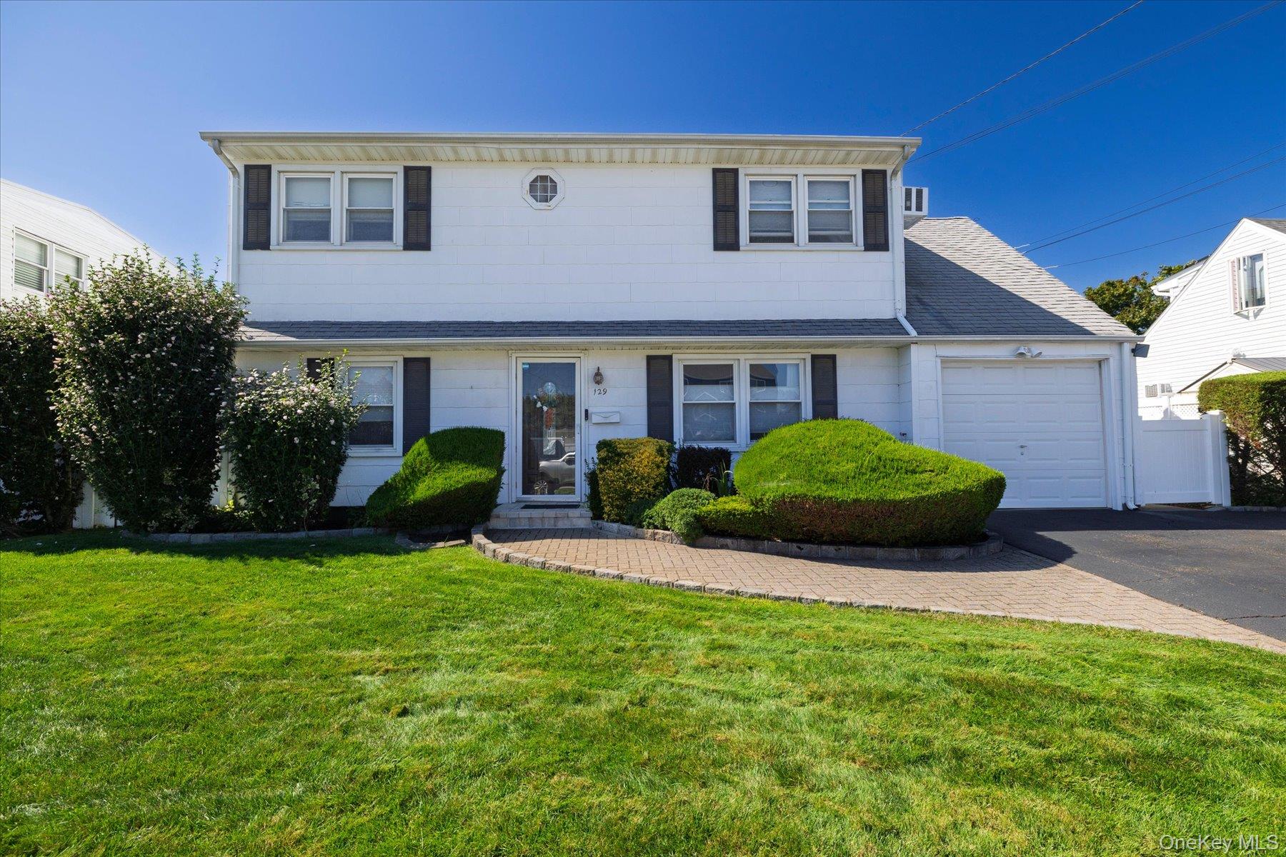 129 Arlyn Drive Property Photo 1