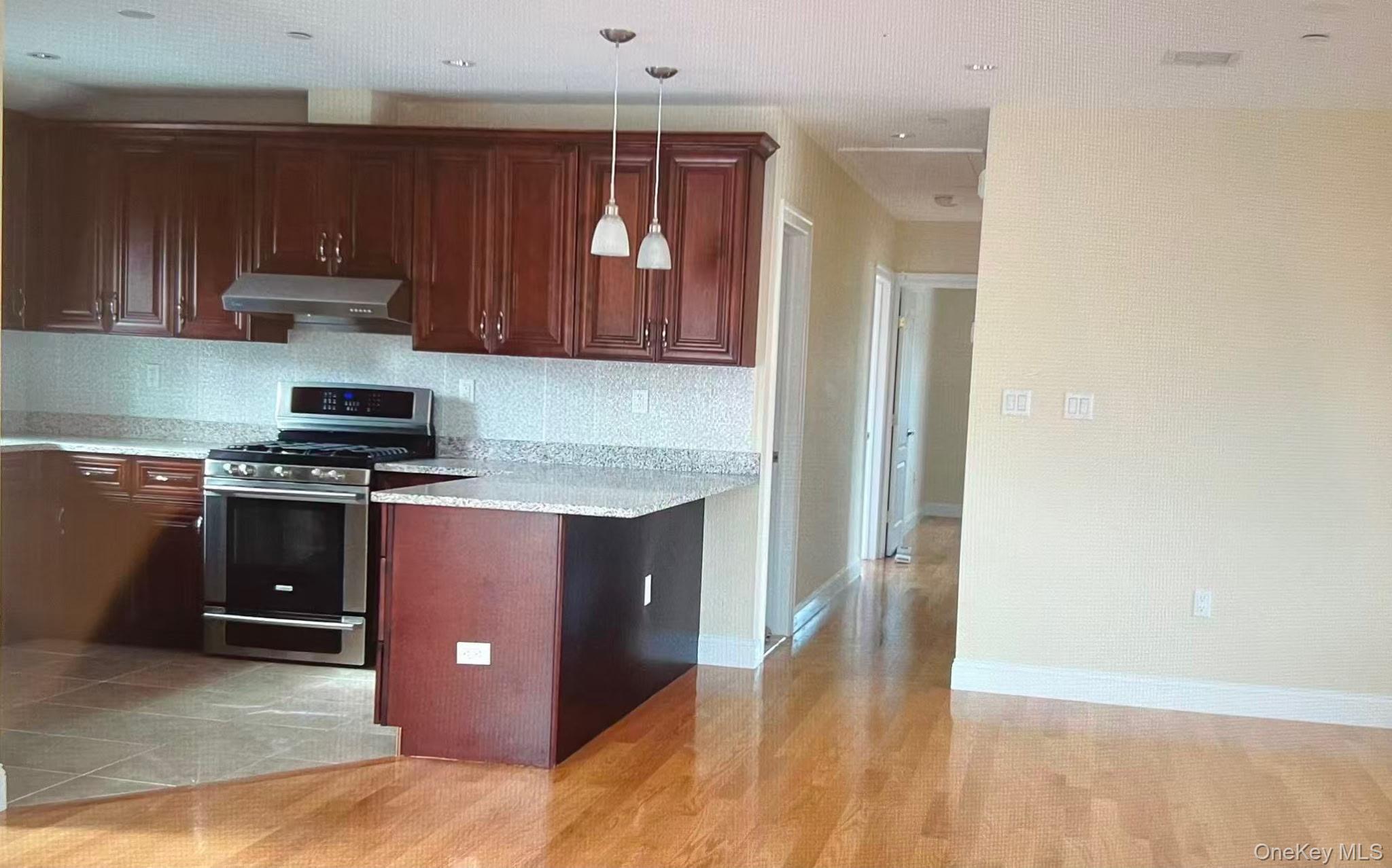 6430 231st Street Property Photo 2