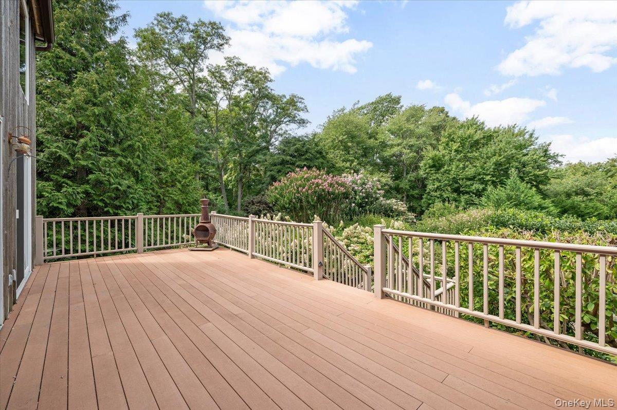 2785 Noyack Road Property Photo 8