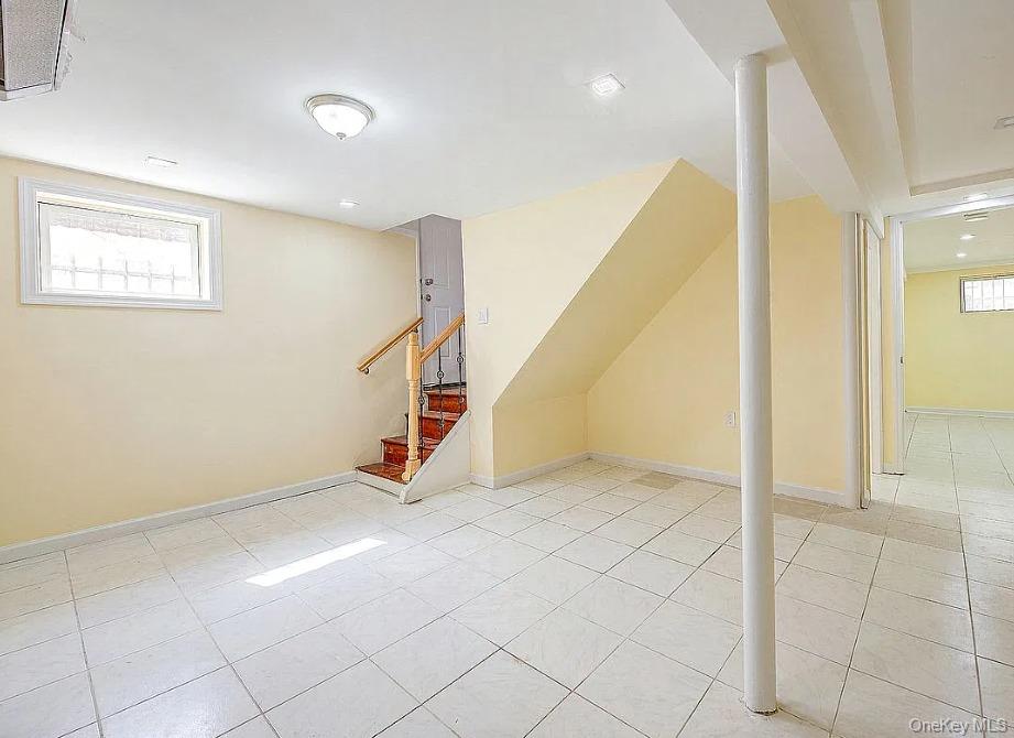 32-28 Utopia Parkway Property Photo 20