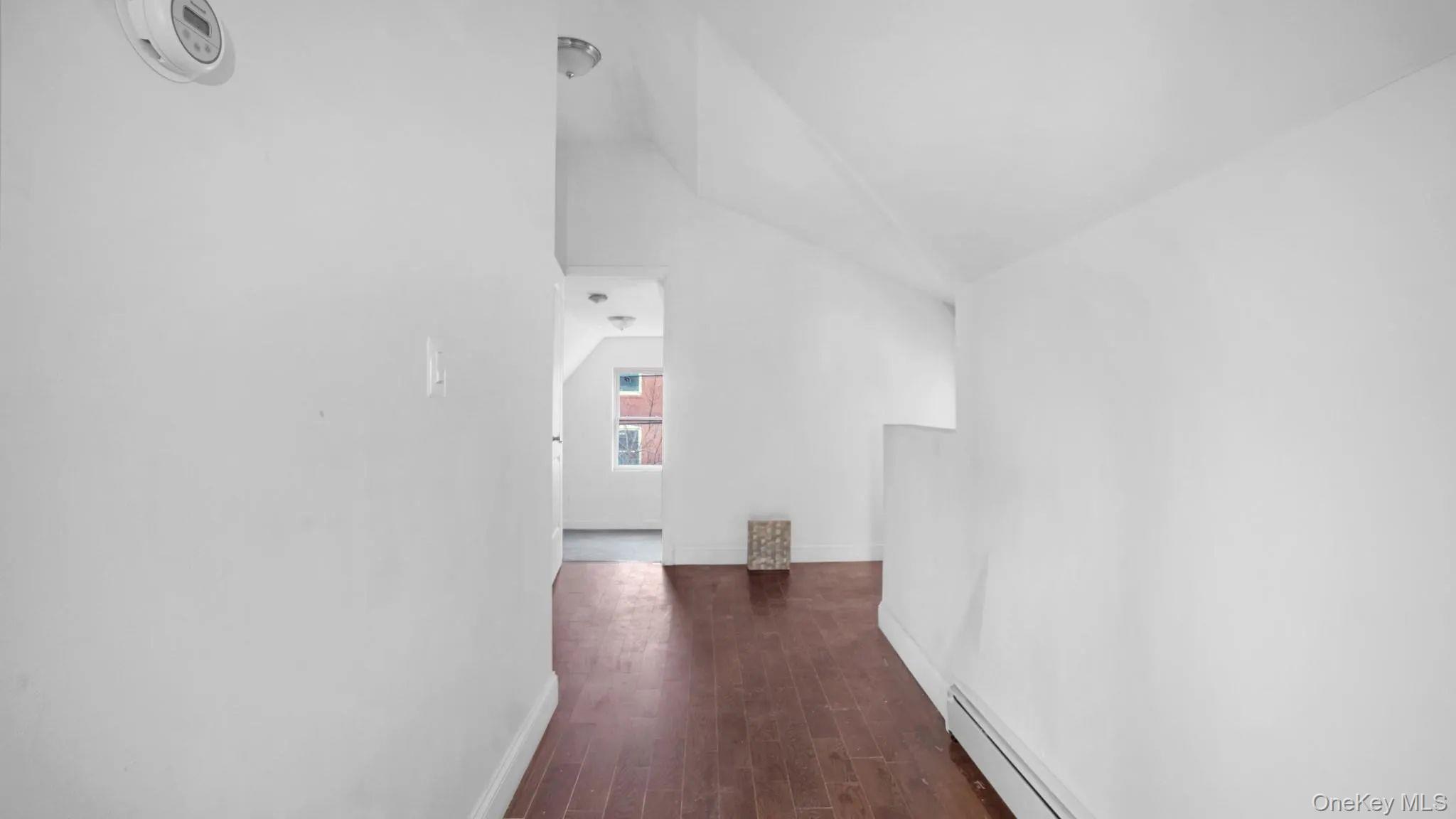 1823 Anthony Avenue Property Photo 16