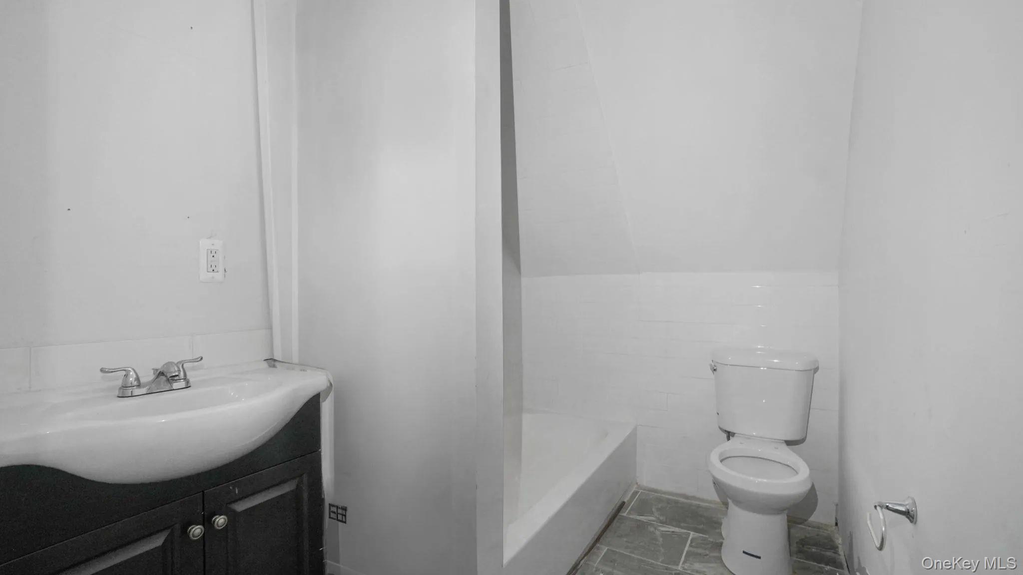 1823 Anthony Avenue Property Photo 23