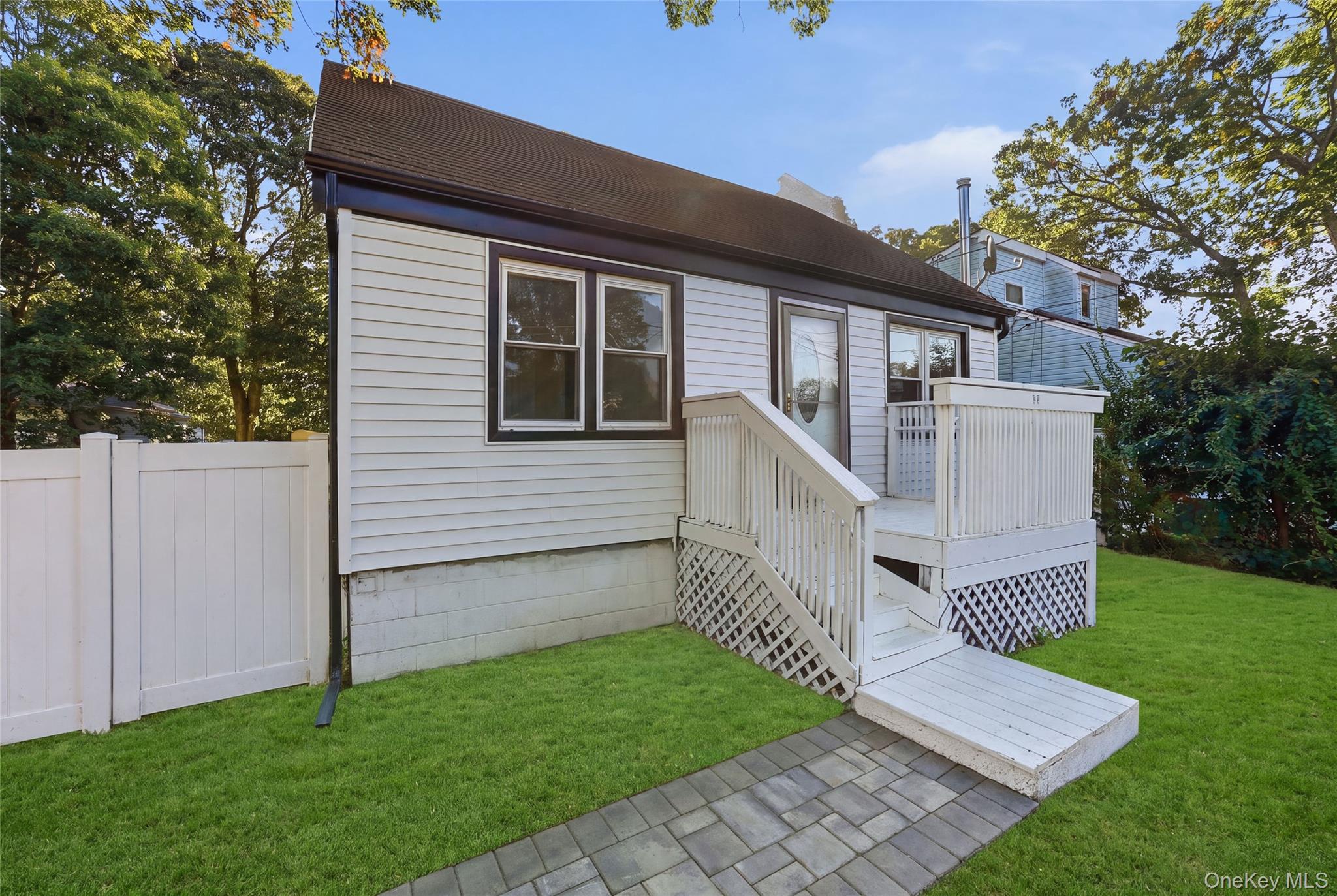 11 George Drive Property Photo 3