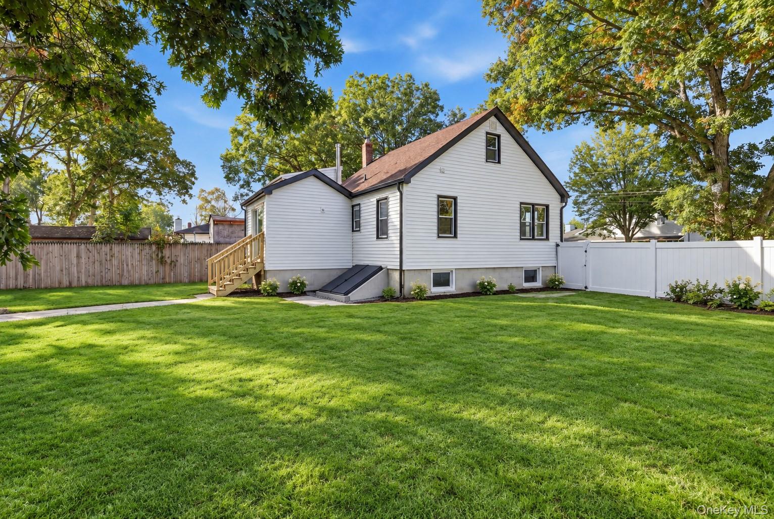 11 George Drive Property Photo 4
