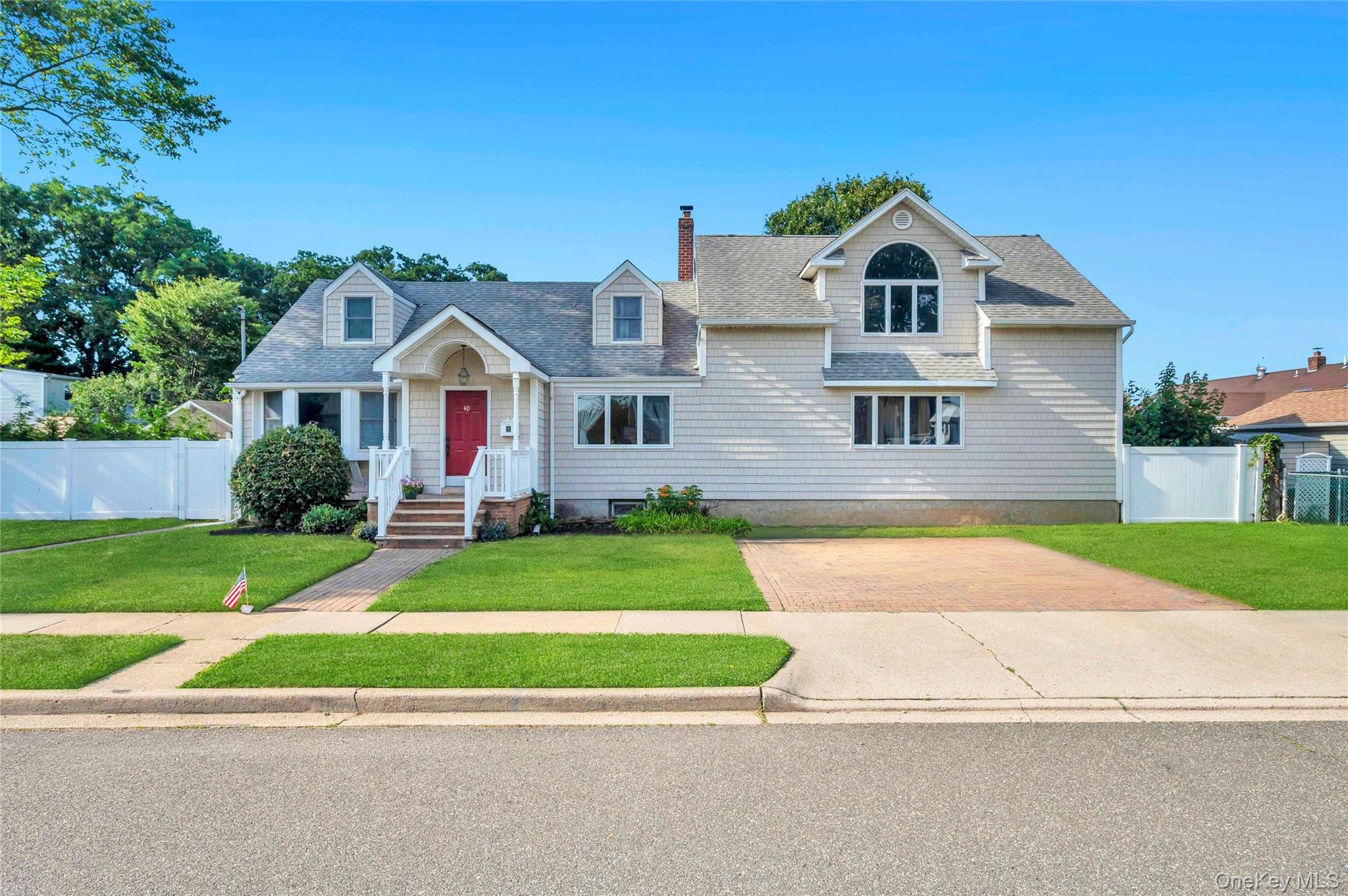 40 Columbia Street Property Photo 1
