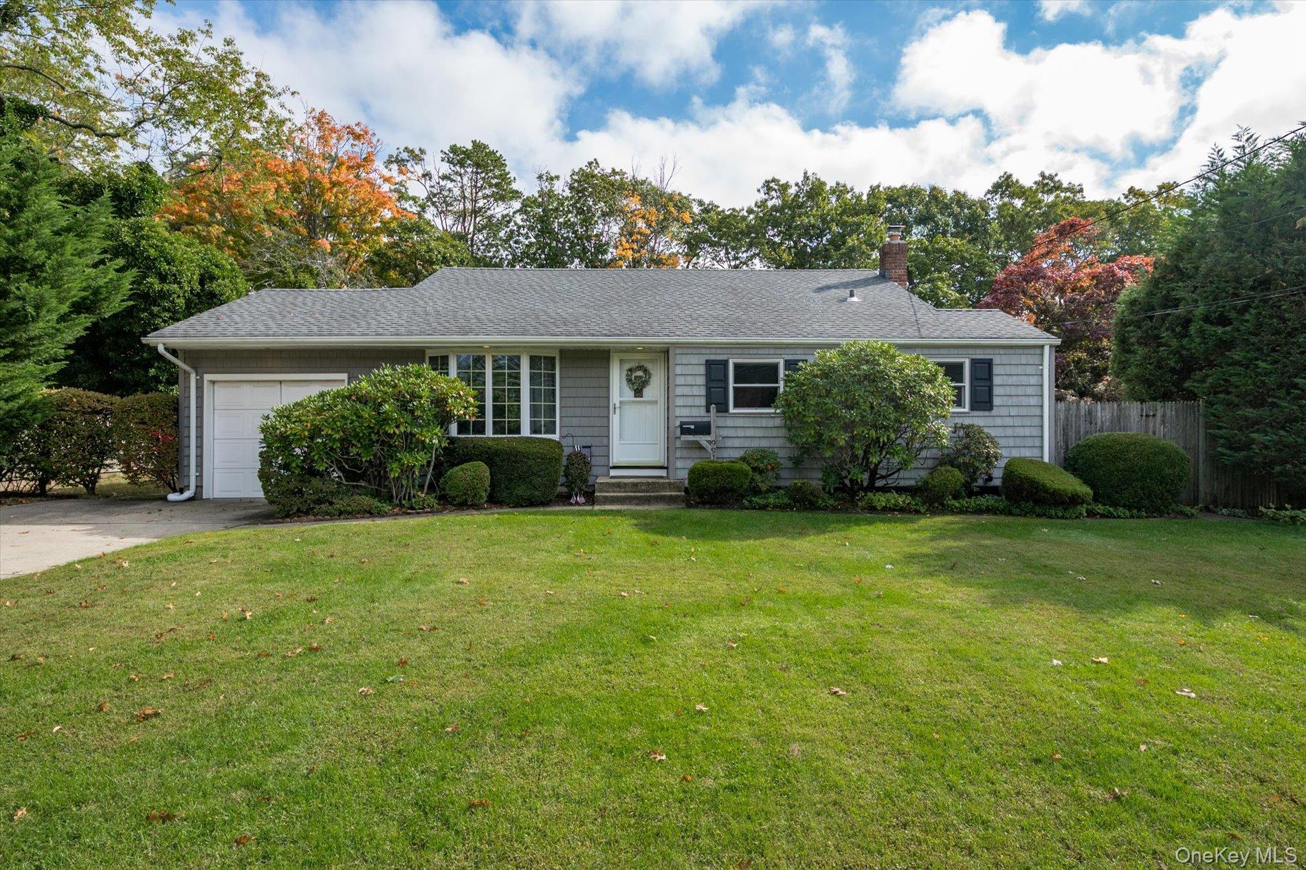 991 Gardiner Drive Property Photo 1