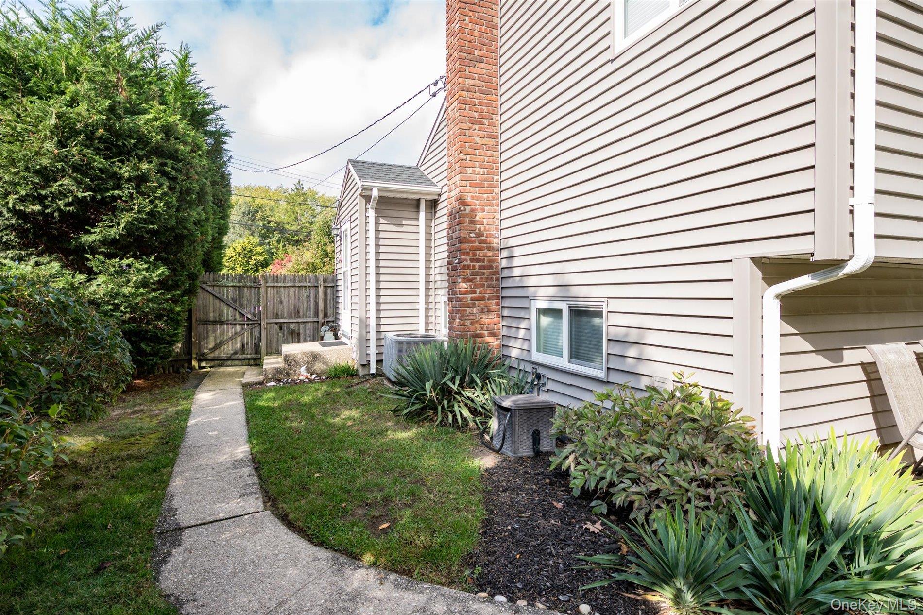 991 Gardiner Drive Property Photo 26