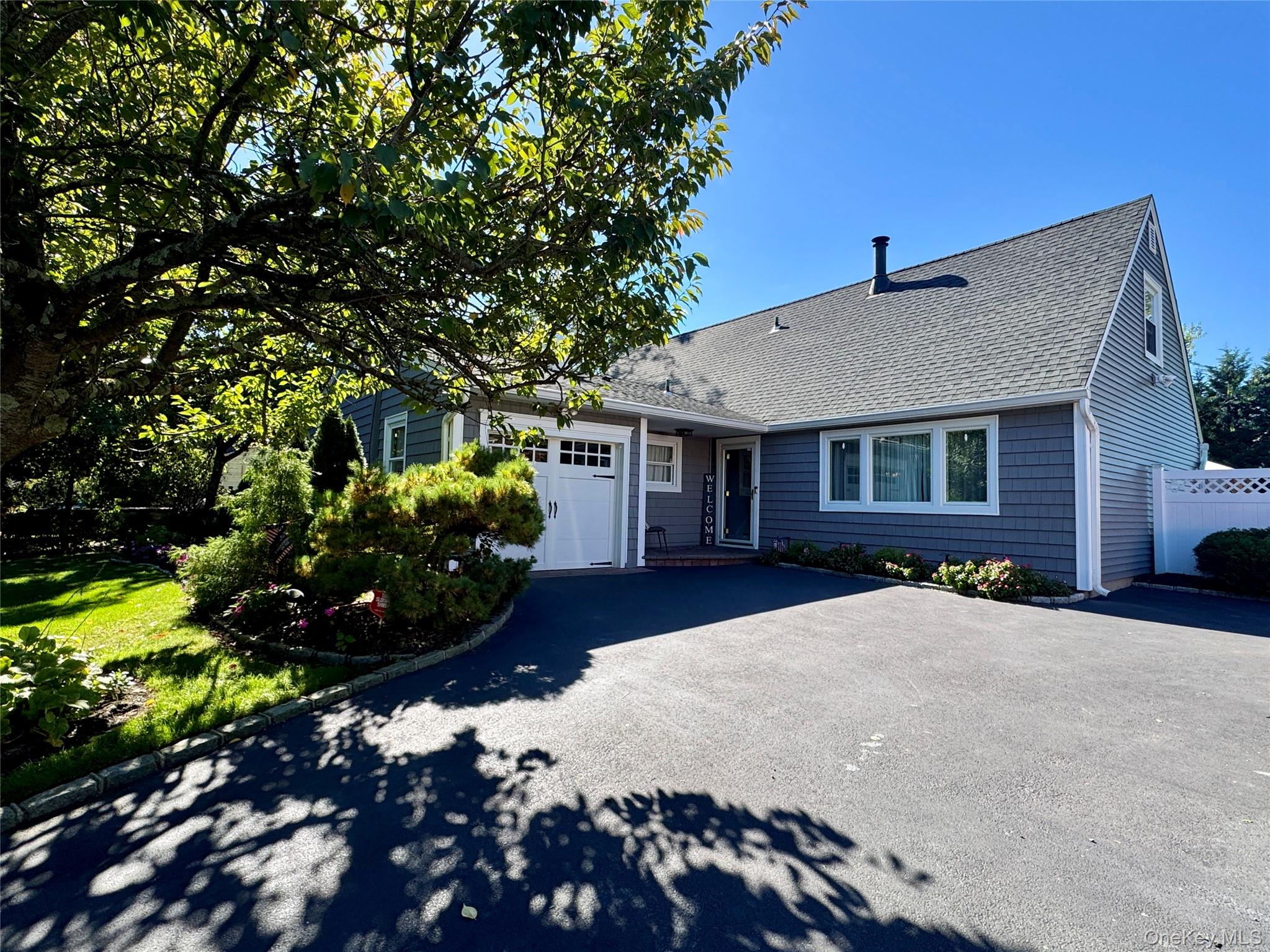 1588 Roosevelt Avenue Property Photo 1