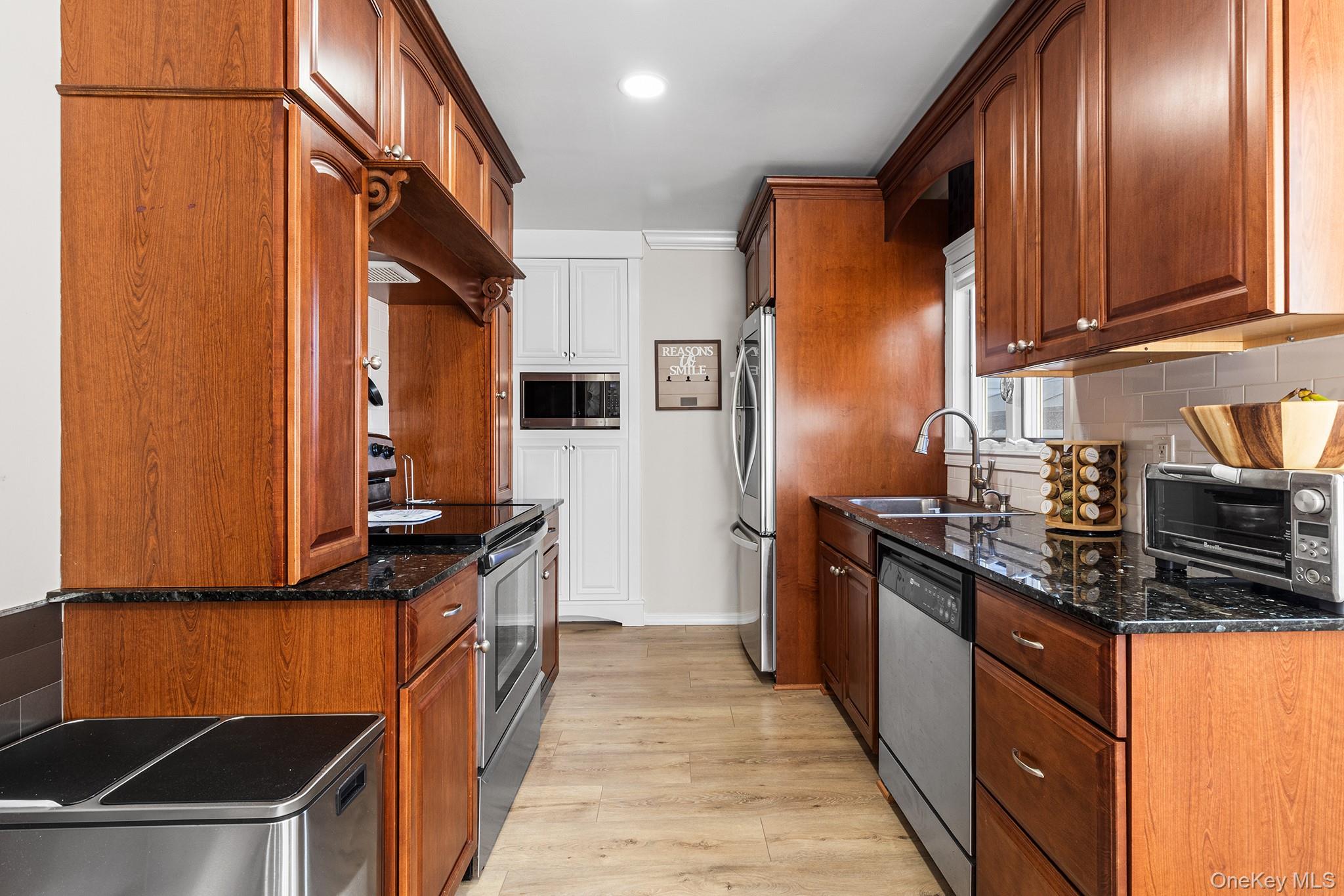 2 Gateway Property Photo 10