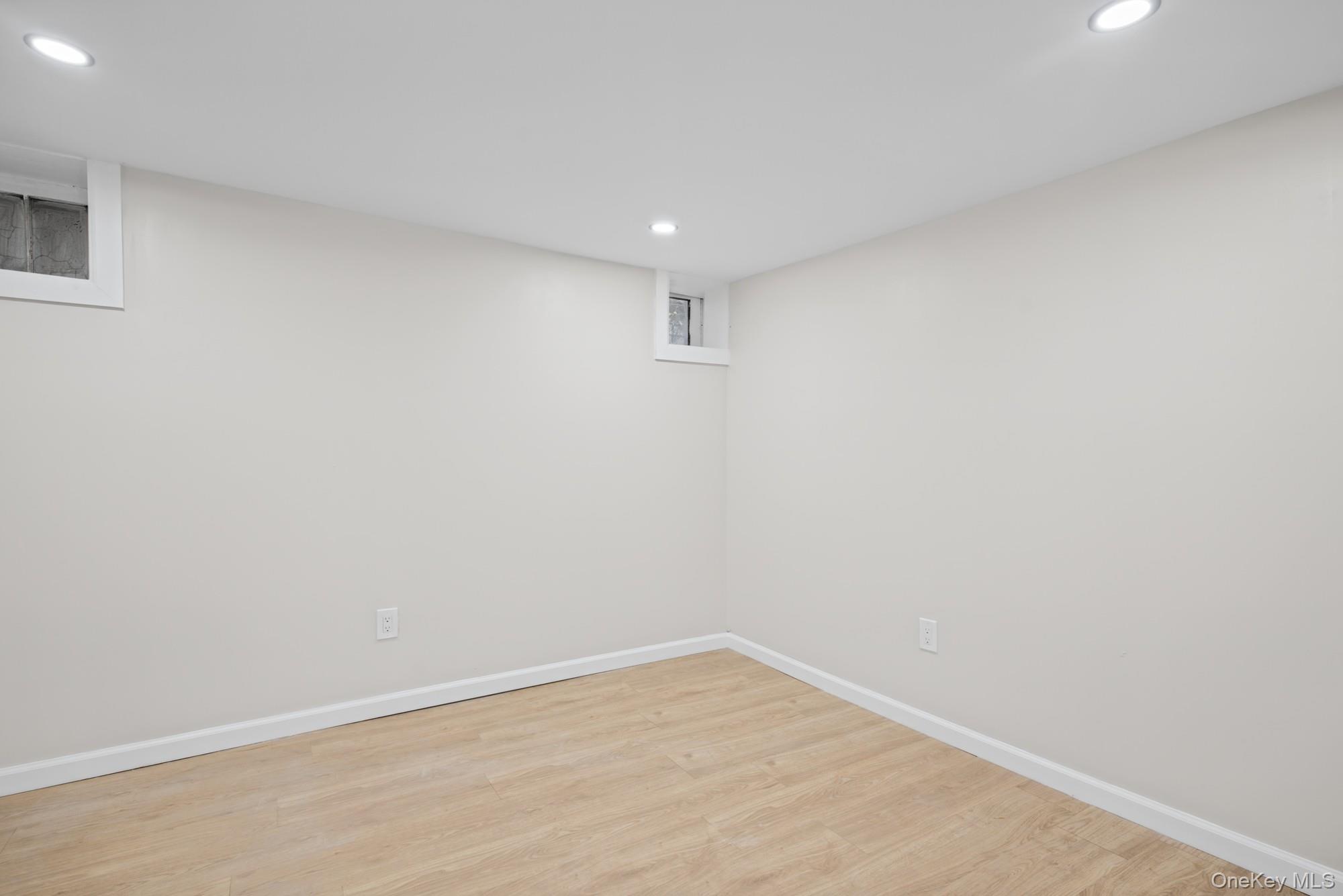 639 S 5th Avenue Property Photo 16