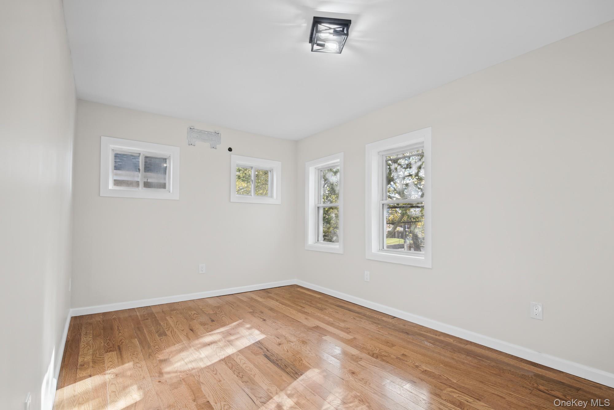 639 S 5th Avenue Property Photo 25