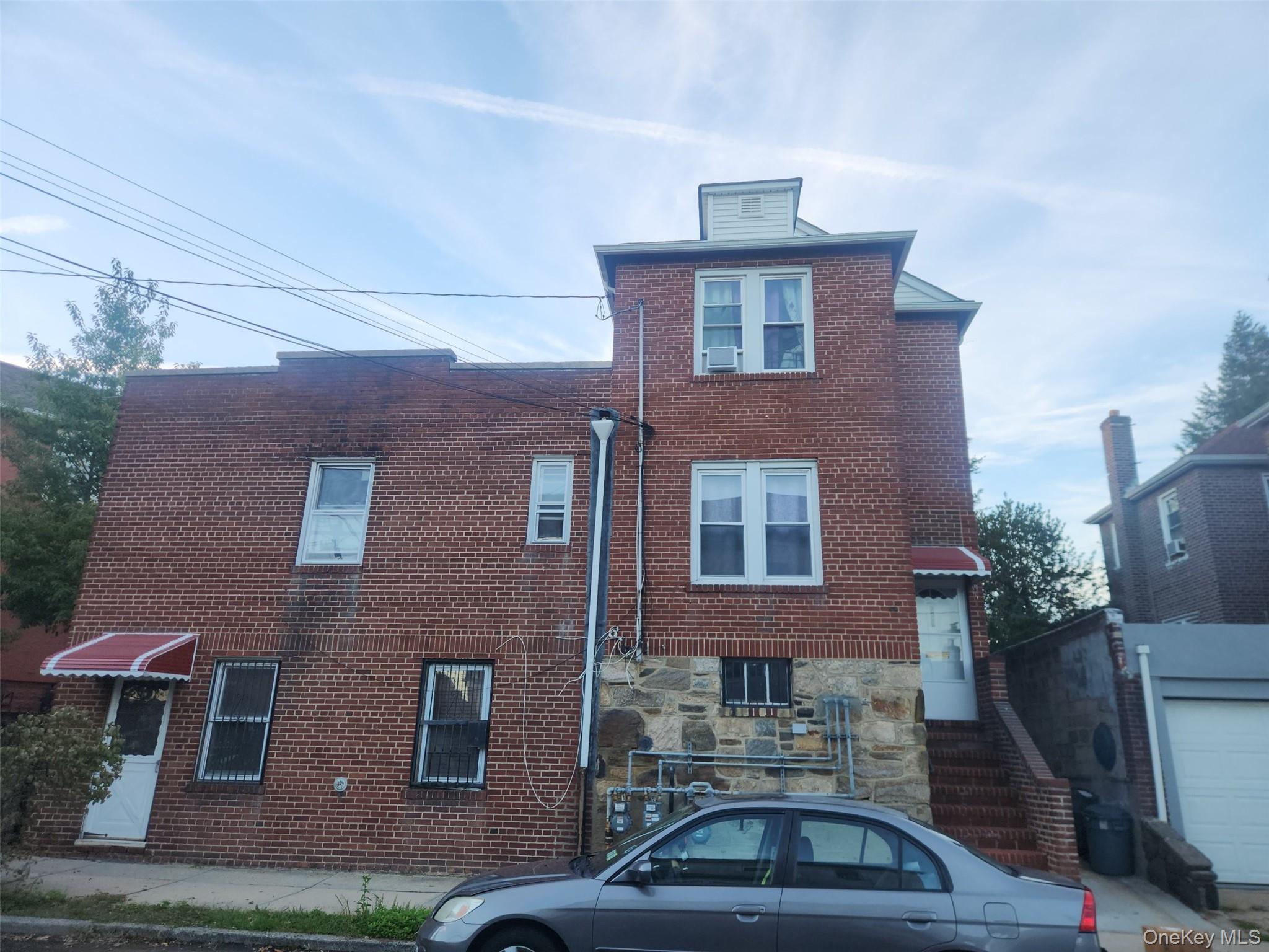 859 Penfield Street Property Photo 1