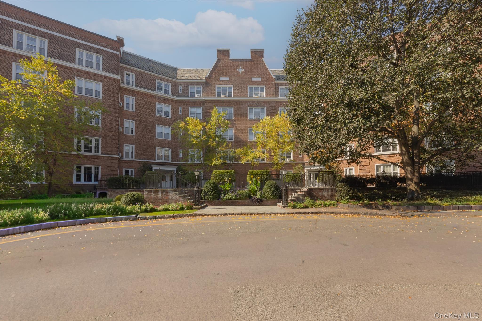 5 Midland Gardens 2L Property Photo 1
