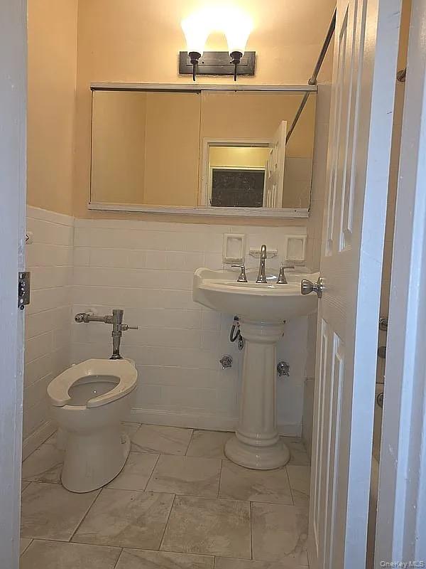 1275 E 51st 51 Street 4m Property Photo 10