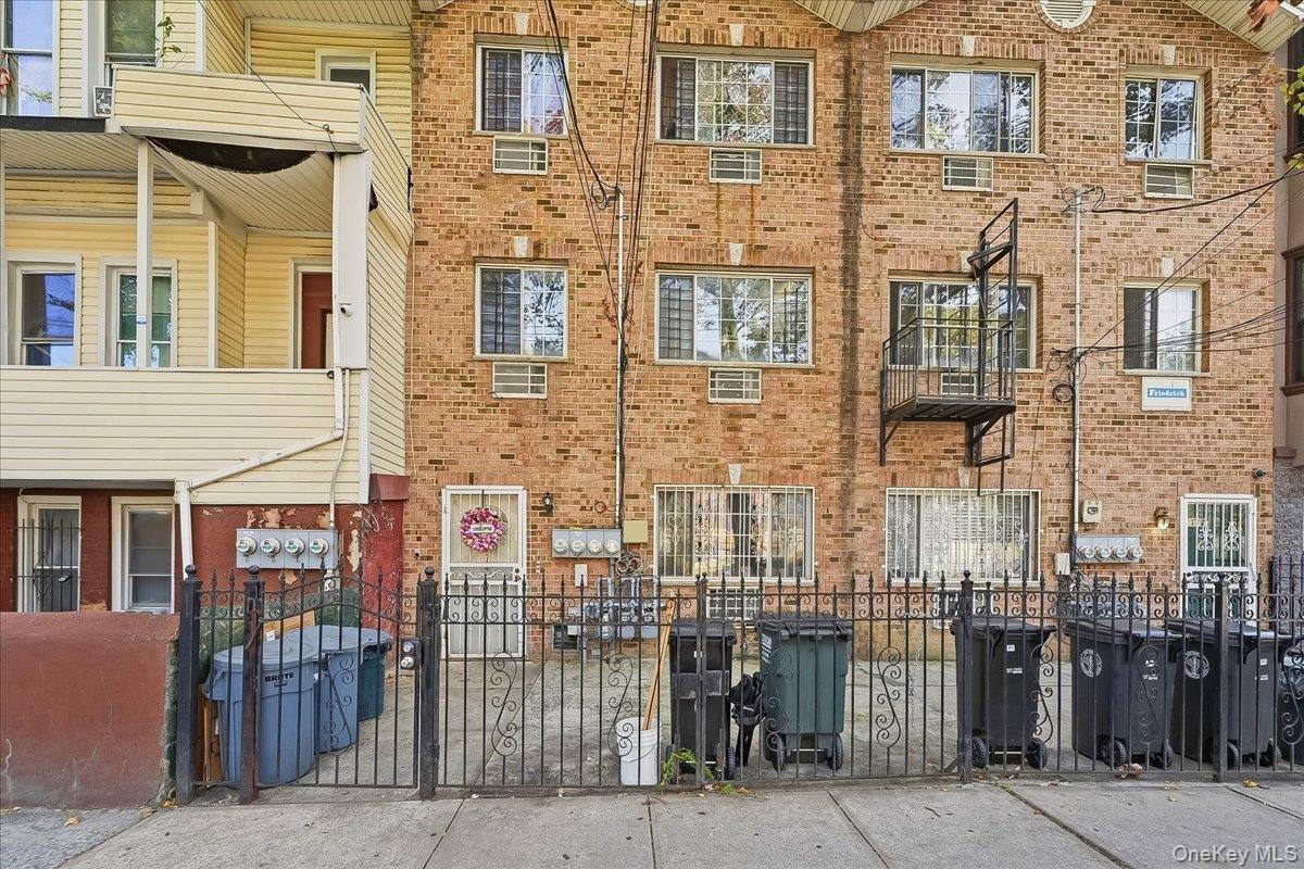 1174 Union Avenue Property Photo 1