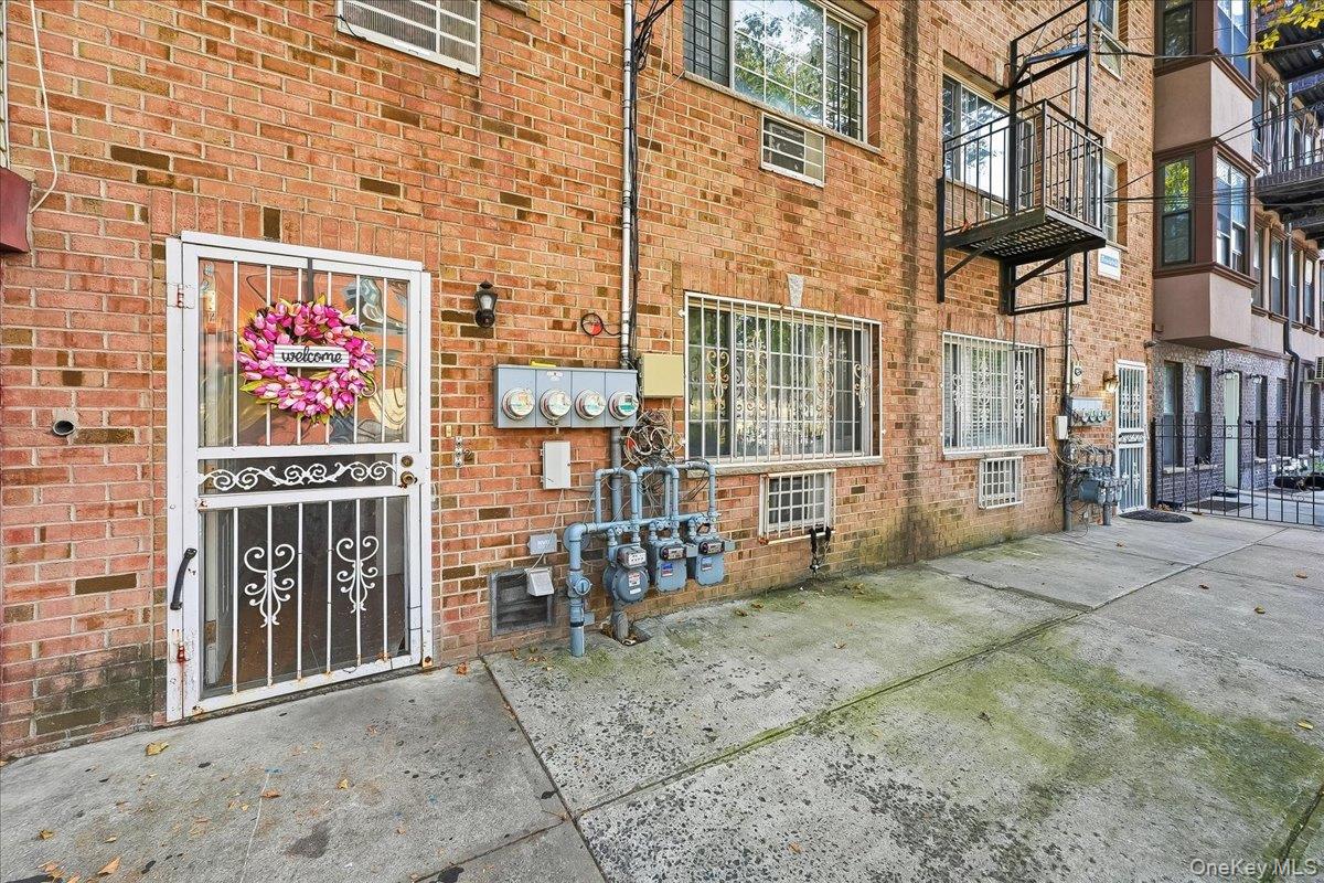 1174 Union Avenue Property Photo 2