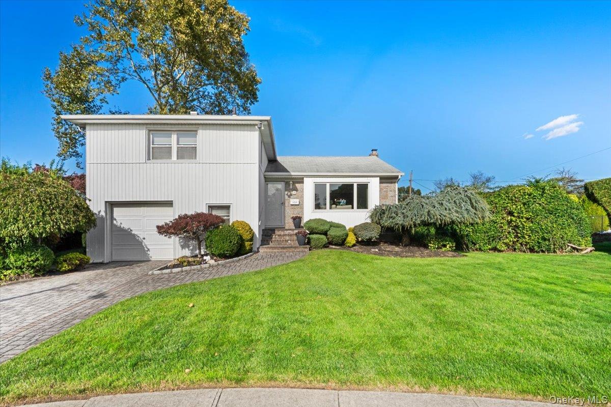 8 Temme Court Property Photo 1