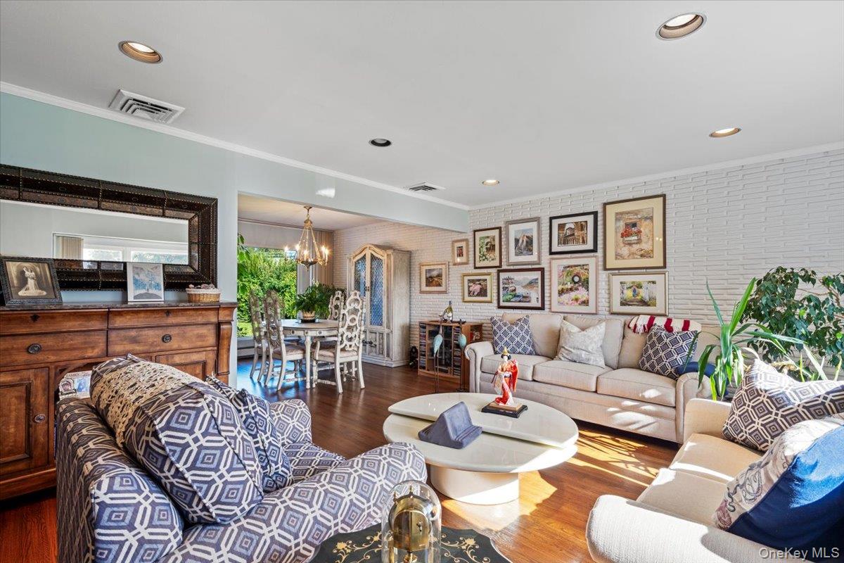 8 Temme Court Property Photo 5