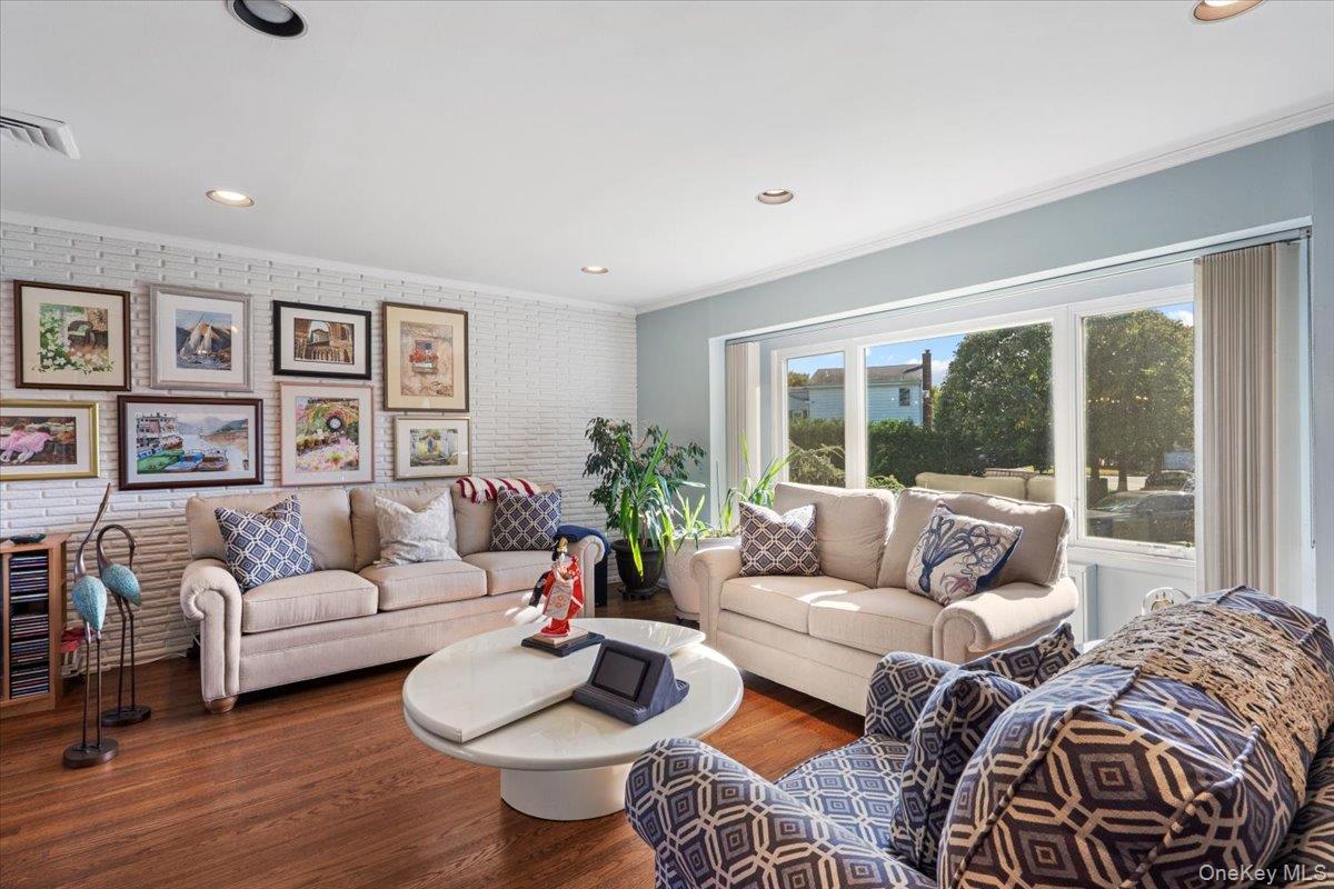 8 Temme Court Property Photo 6
