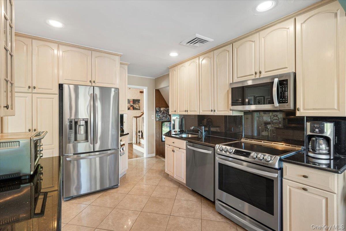 8 Temme Court Property Photo 14