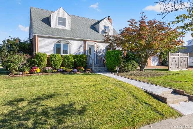484 Croyden Road Property Photo 1