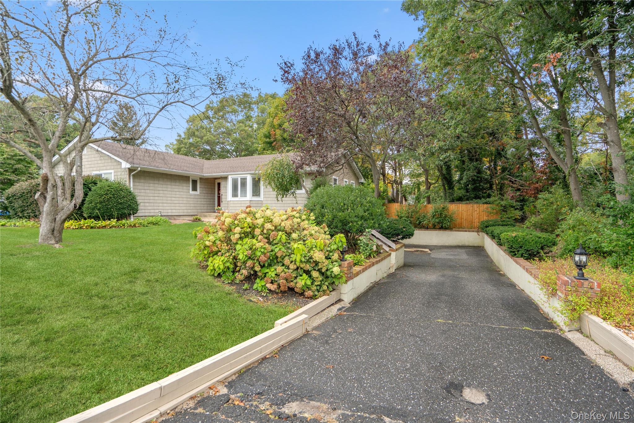 77 E Woodside Avenue Property Photo 1