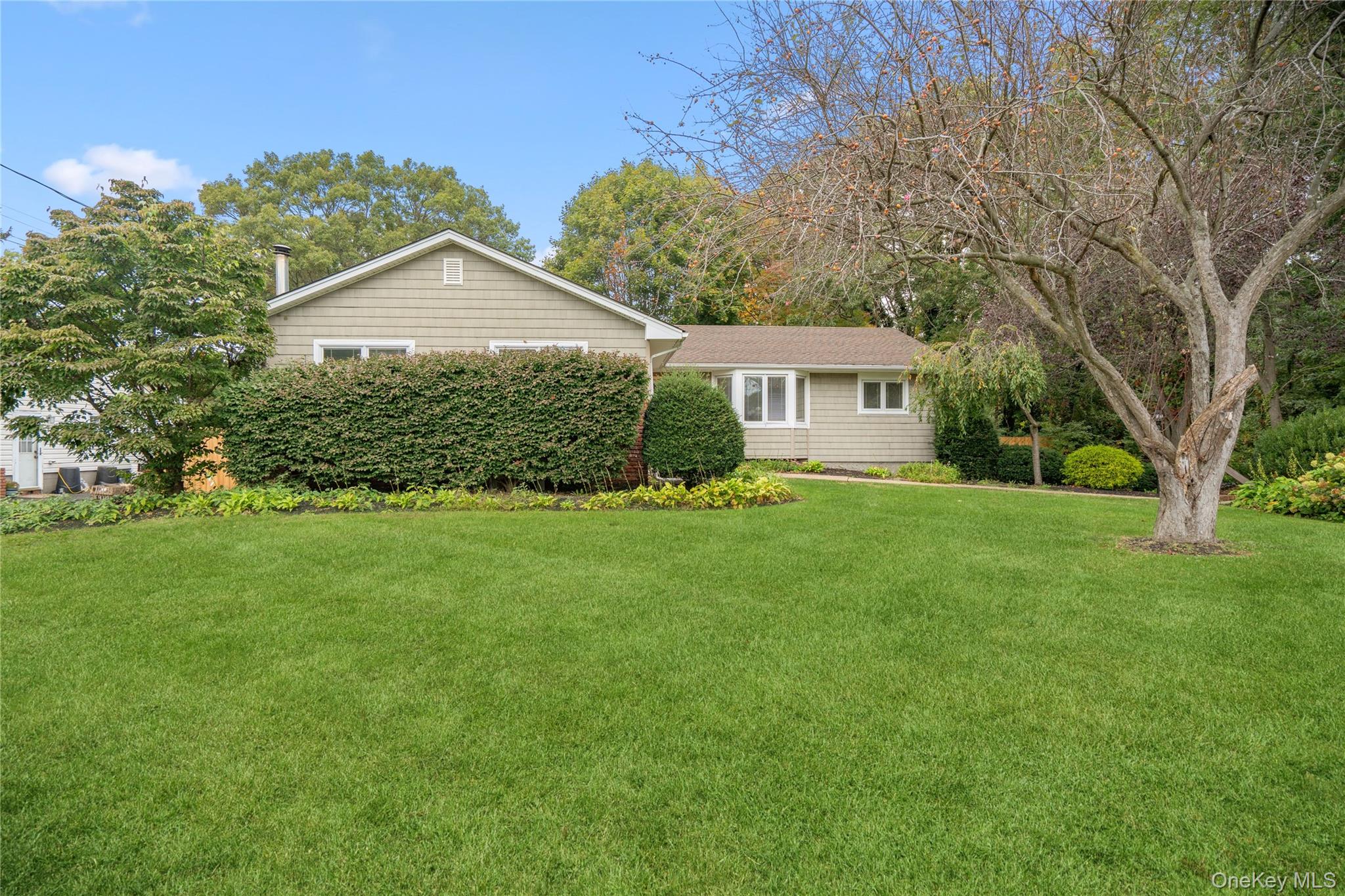 77 E Woodside Avenue Property Photo 2