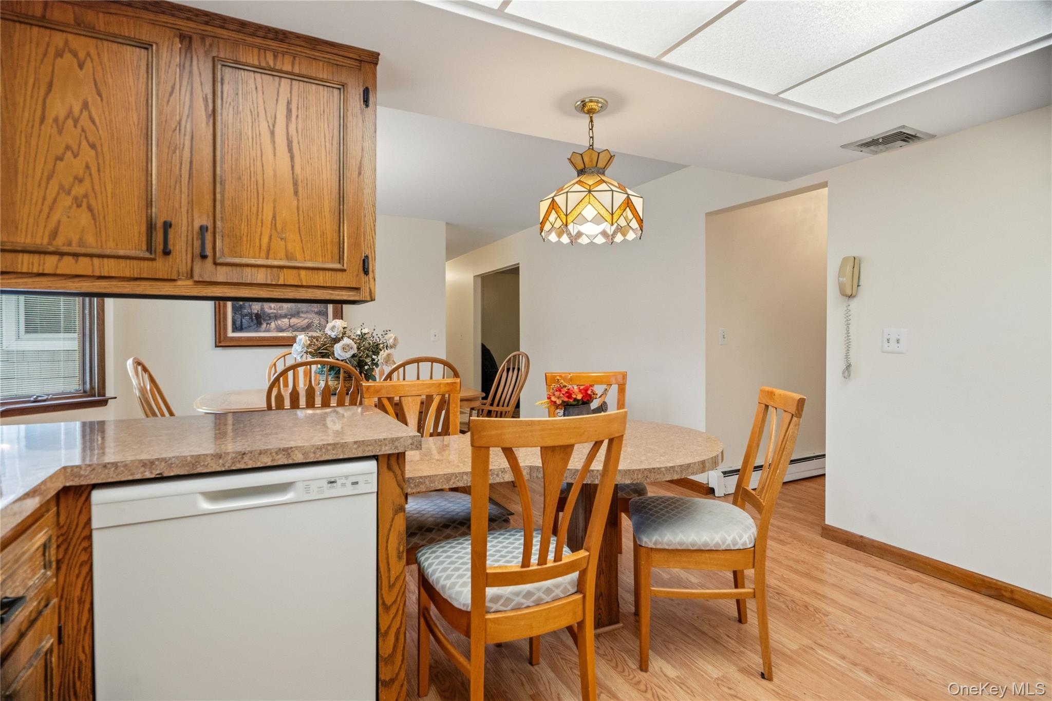 77 E Woodside Avenue Property Photo 4