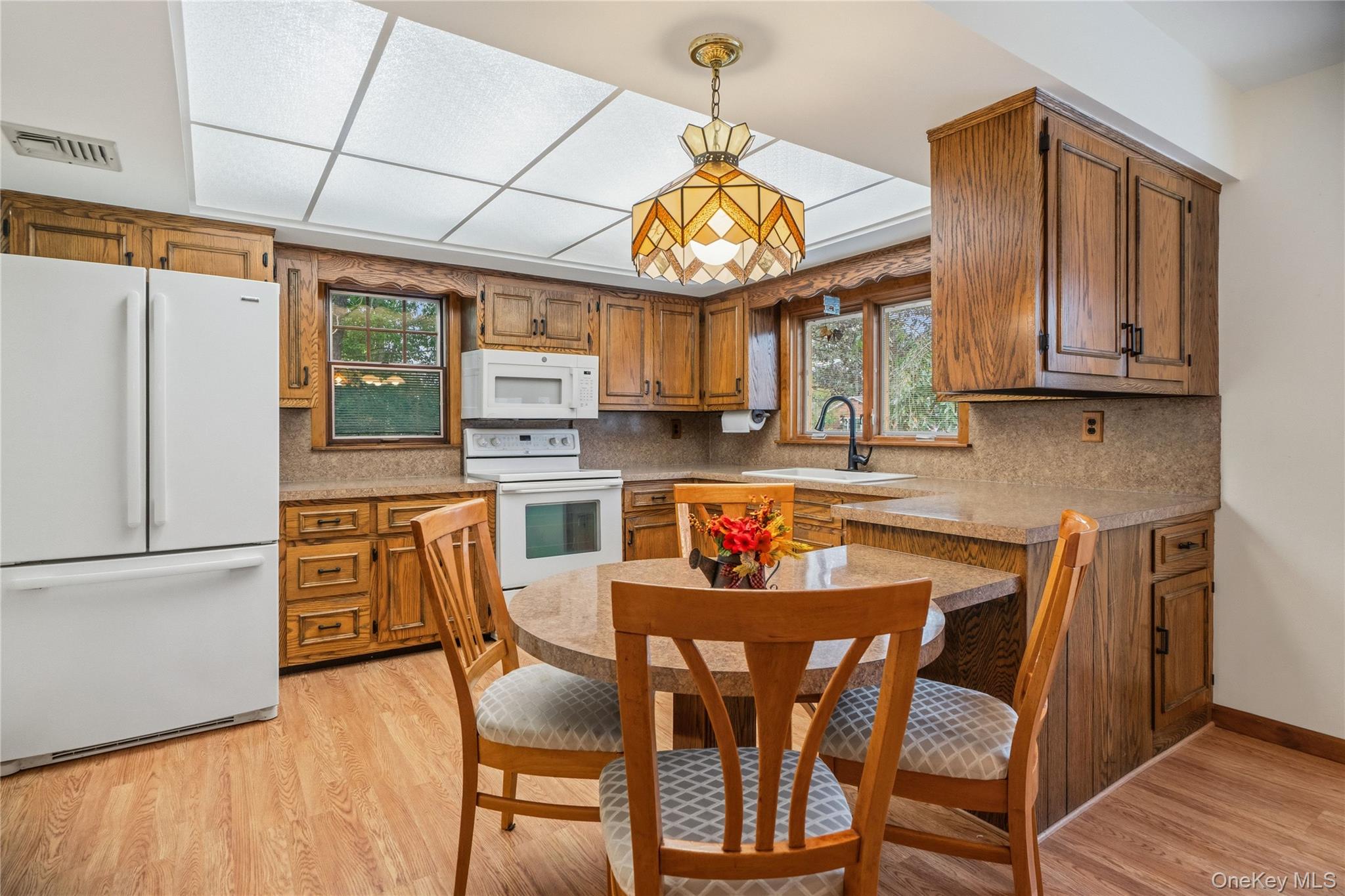 77 E Woodside Avenue Property Photo 11