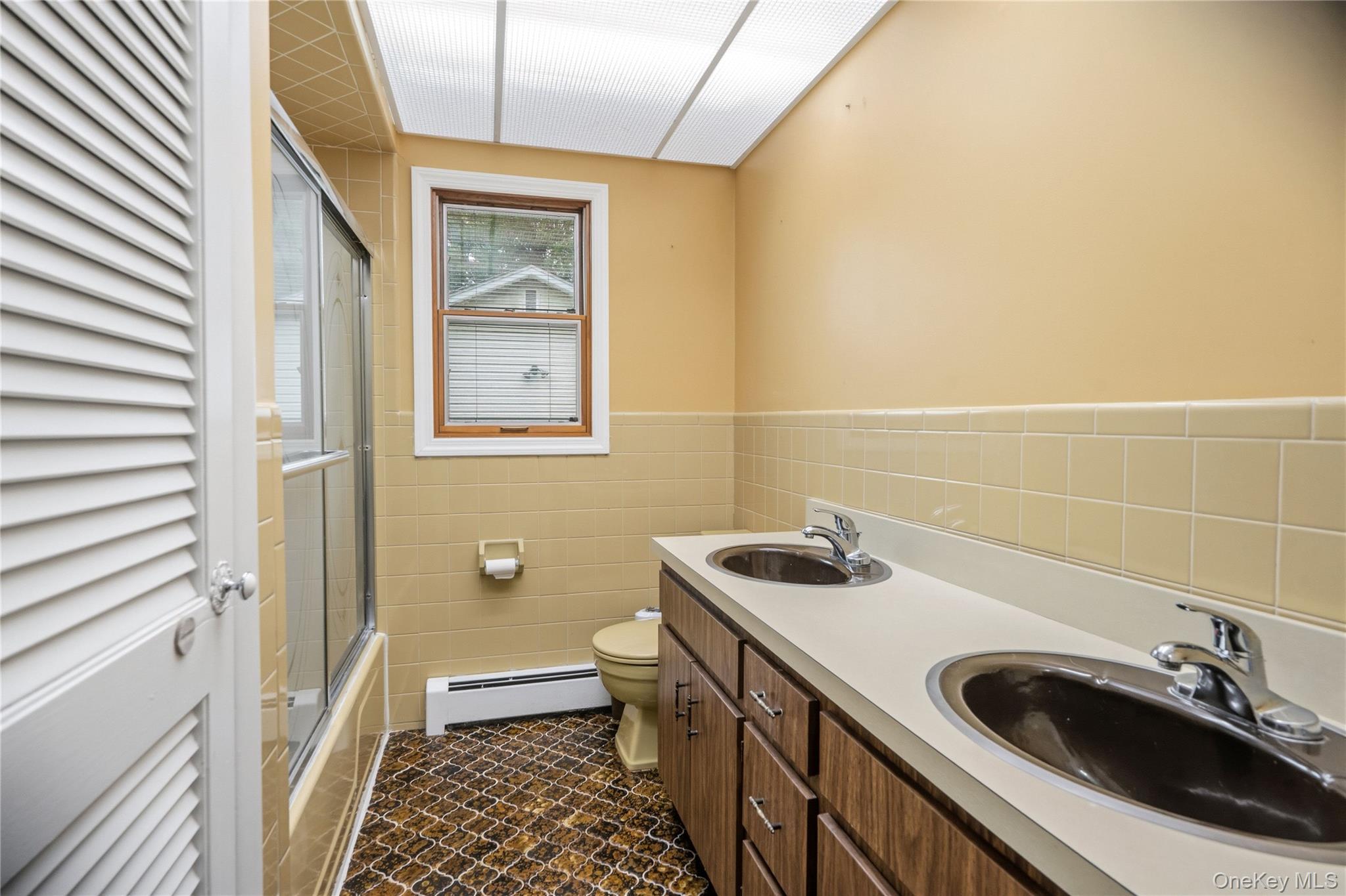 77 E Woodside Avenue Property Photo 17