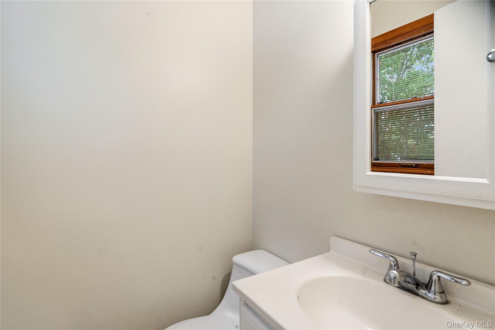 77 E Woodside Avenue Property Photo 22