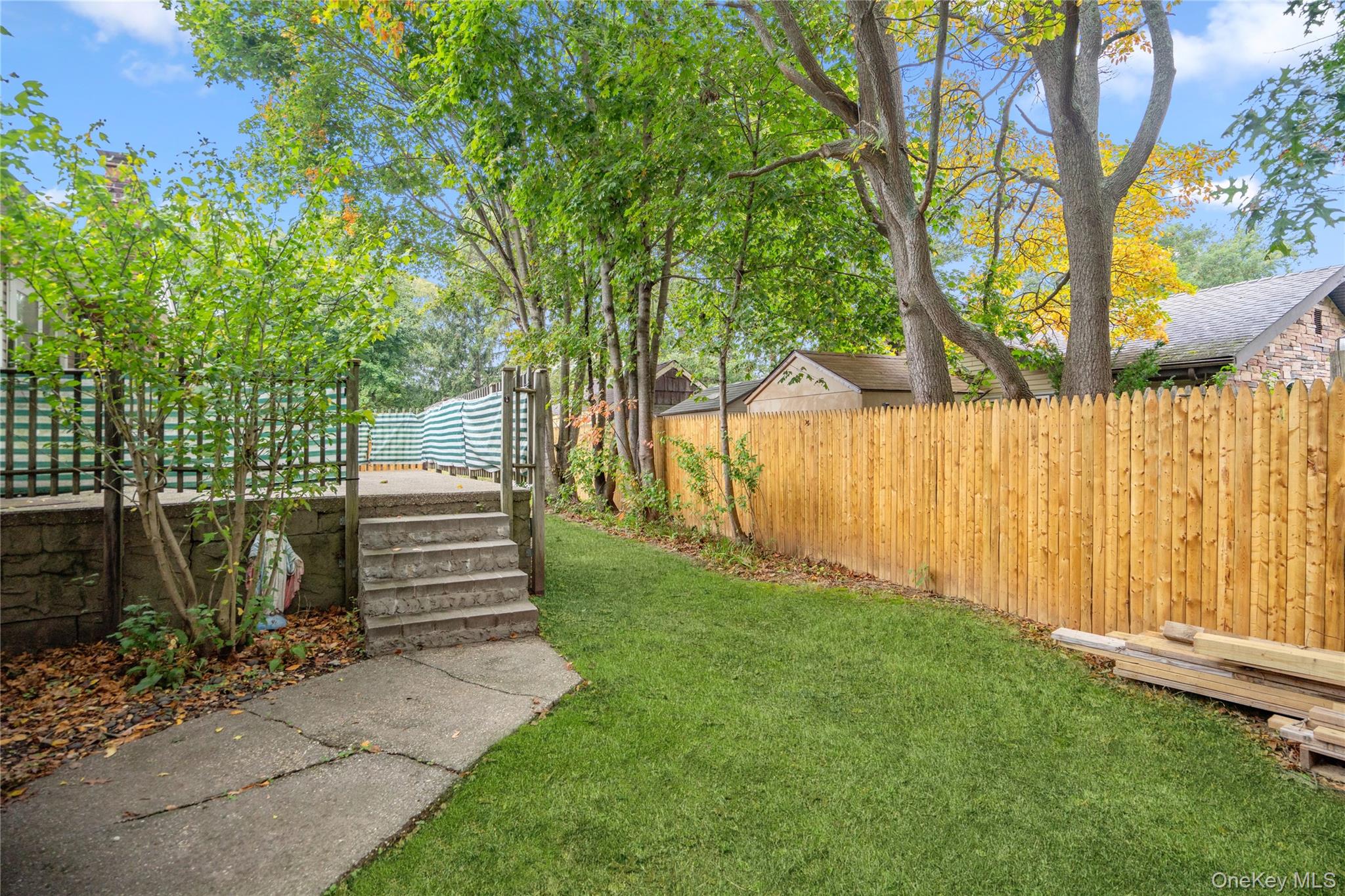 77 E Woodside Avenue Property Photo 23