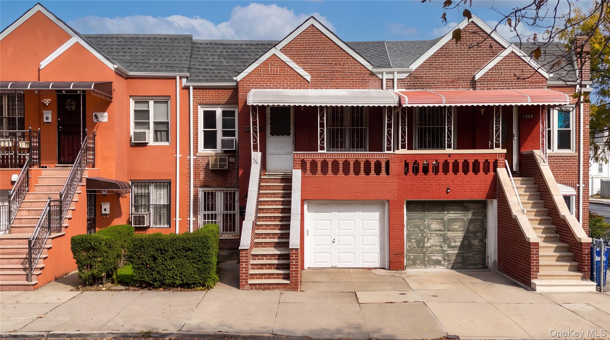 1902 Hone Avenue Property Photo 1