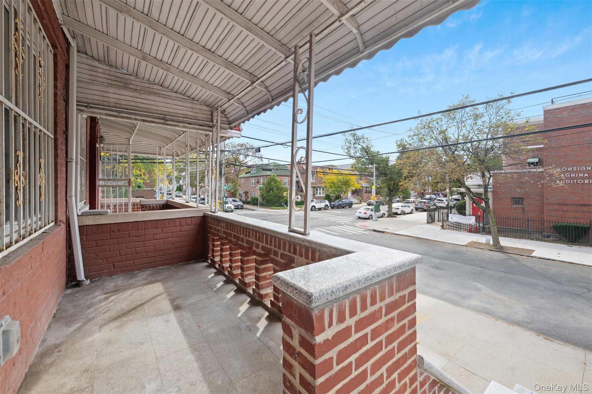 1902 Hone Avenue Property Photo 2