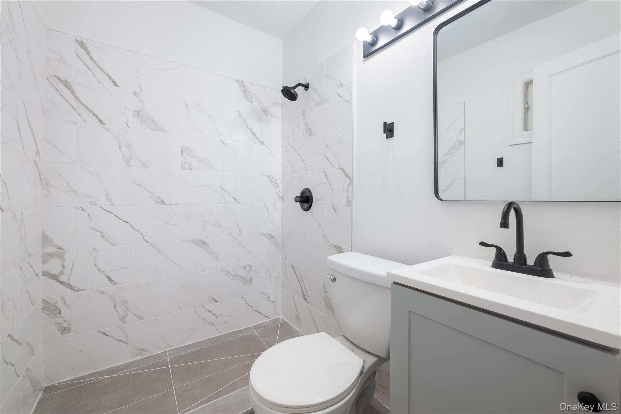 1902 Hone Avenue Property Photo 13