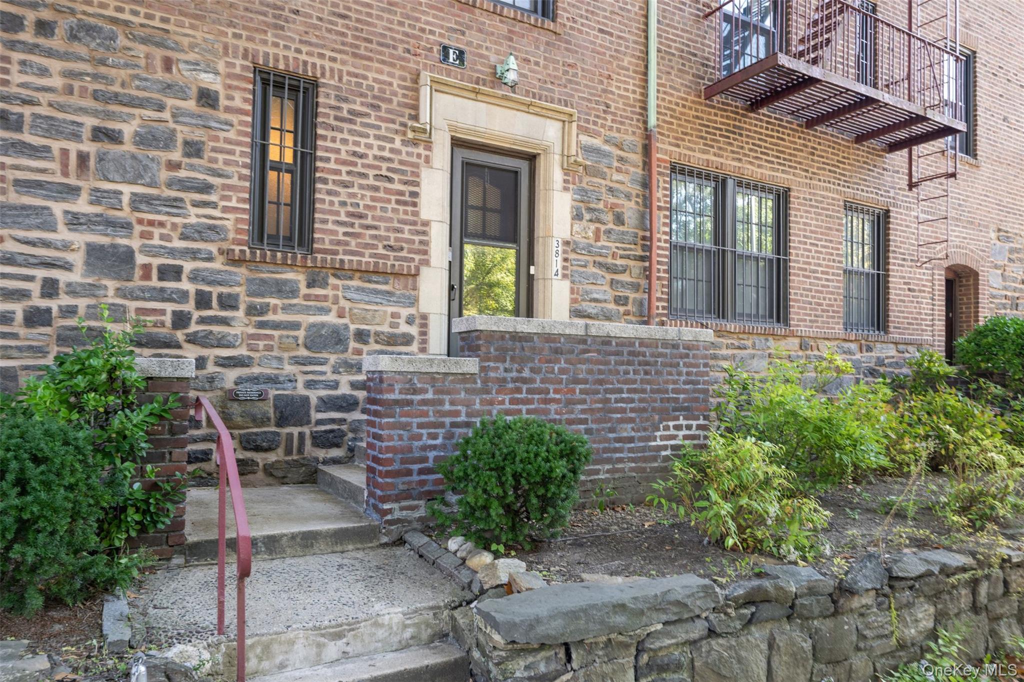 3814 Johnson Avenue E Property Photo 2