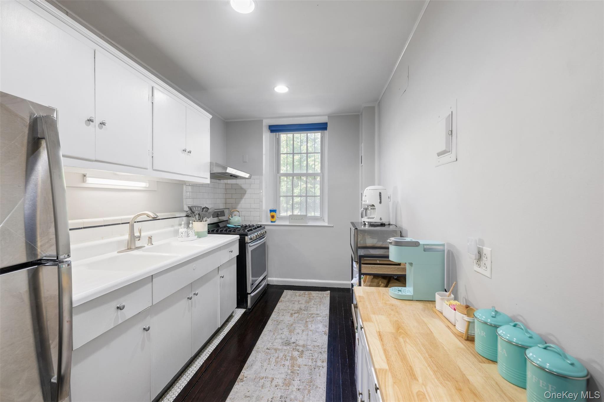 3814 Johnson Avenue E Property Photo 6