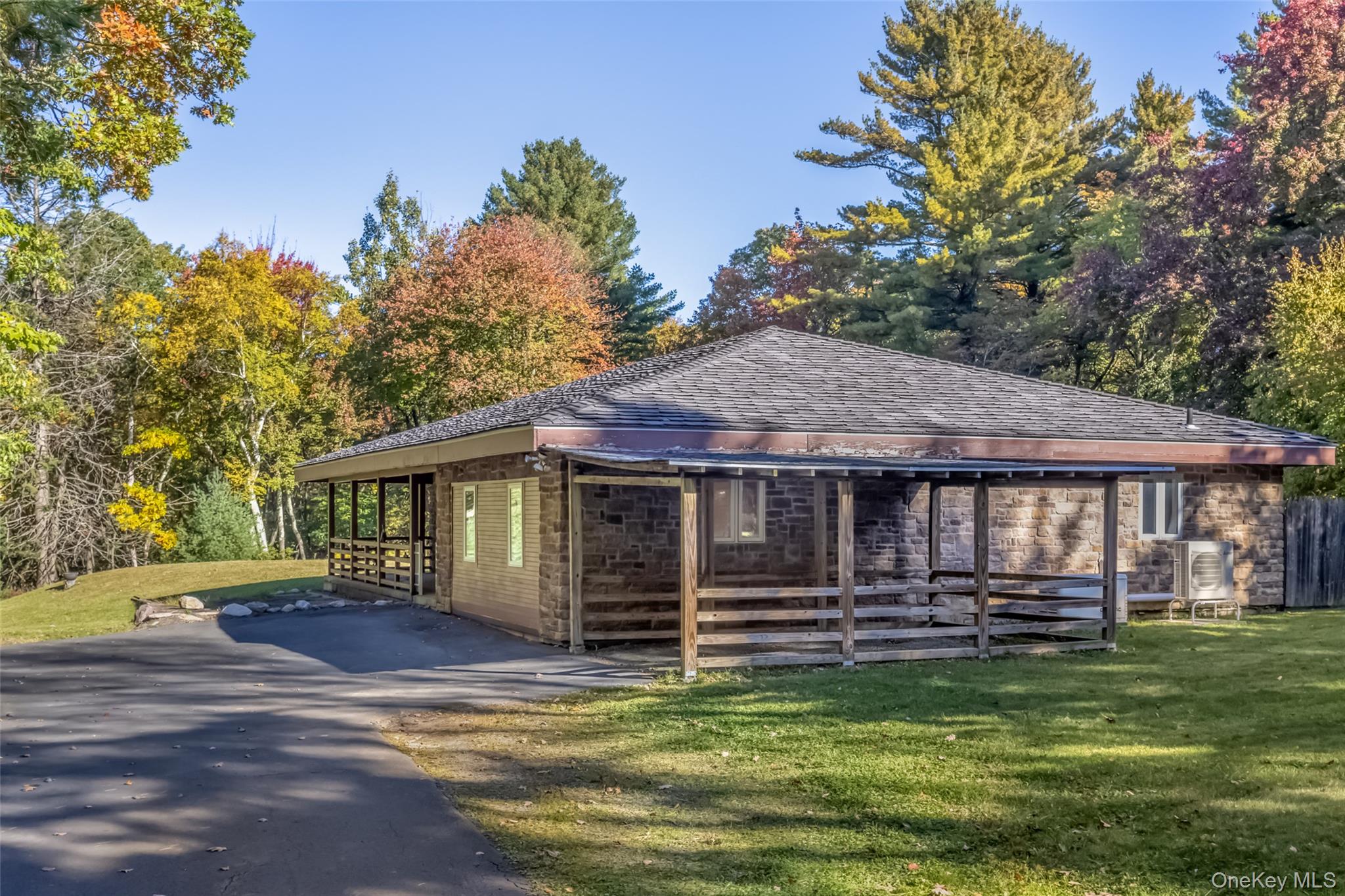 296 Circle Road Property Photo 2