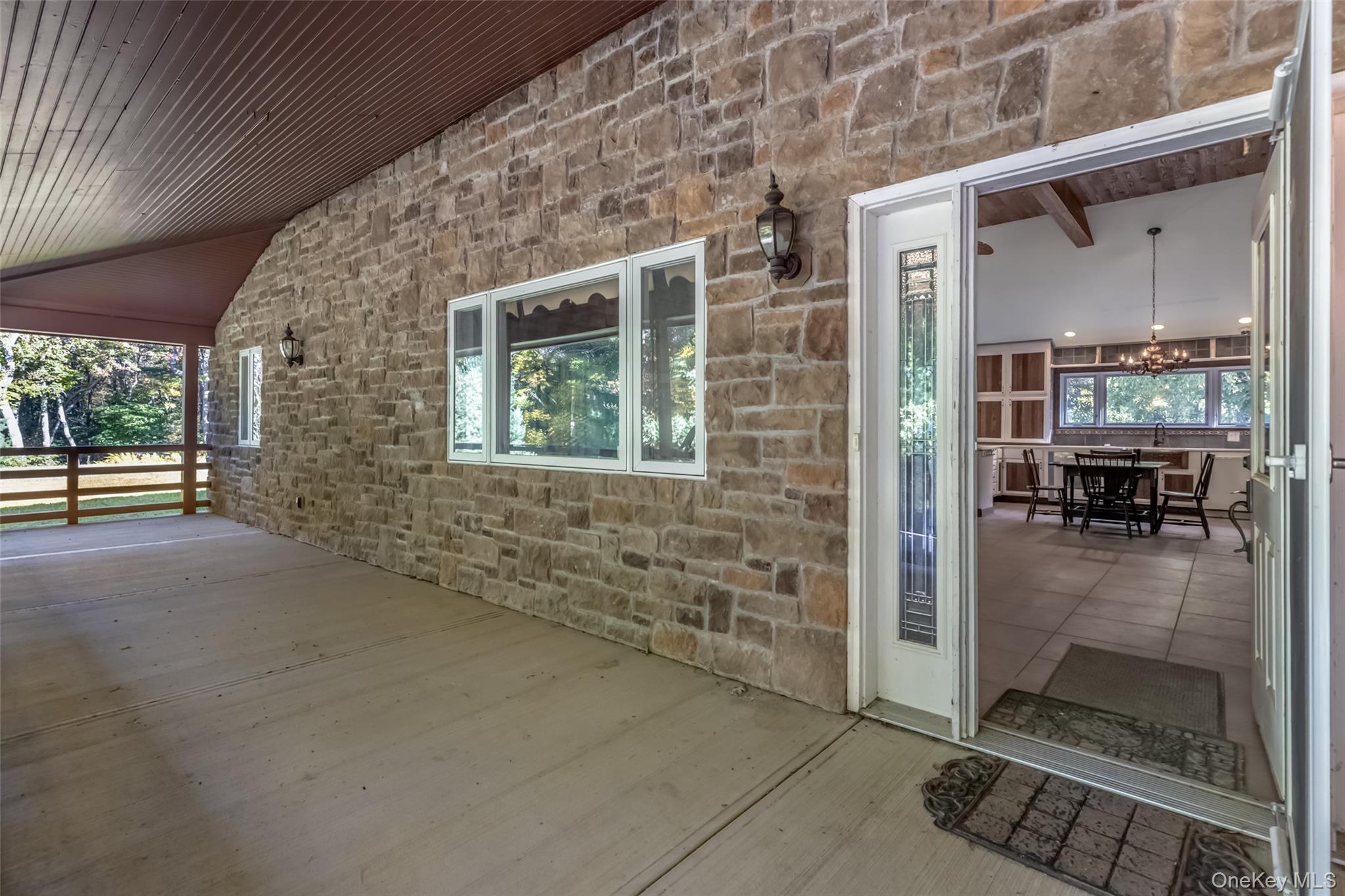 296 Circle Road Property Photo 4