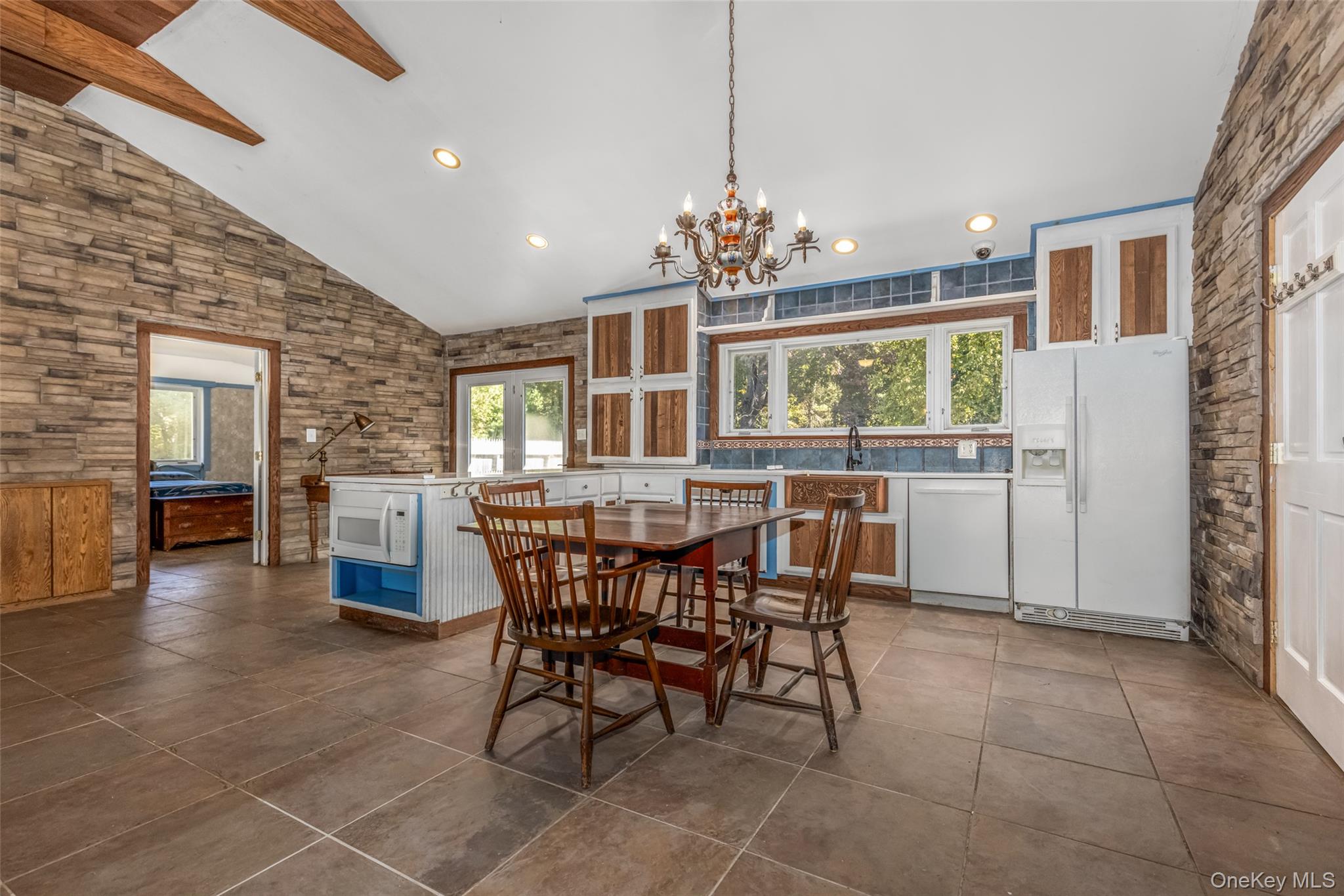 296 Circle Road Property Photo 8