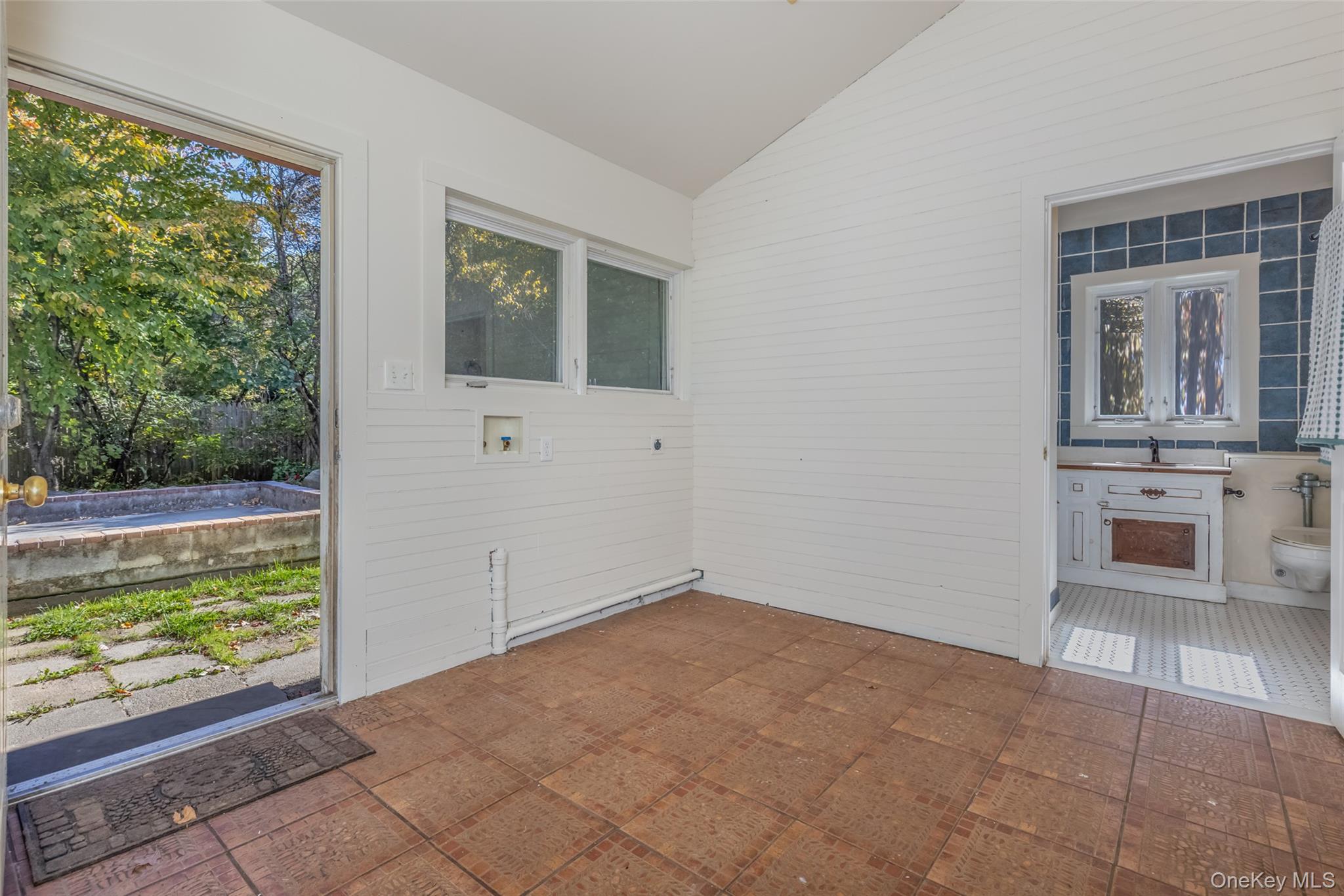 296 Circle Road Property Photo 23