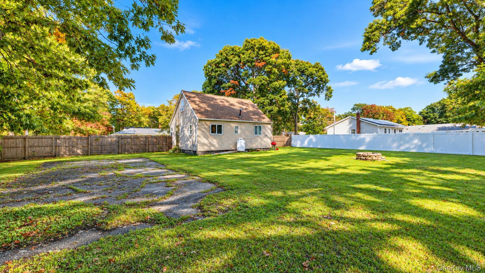 78 Shinnecock Avenue Property Photo 7