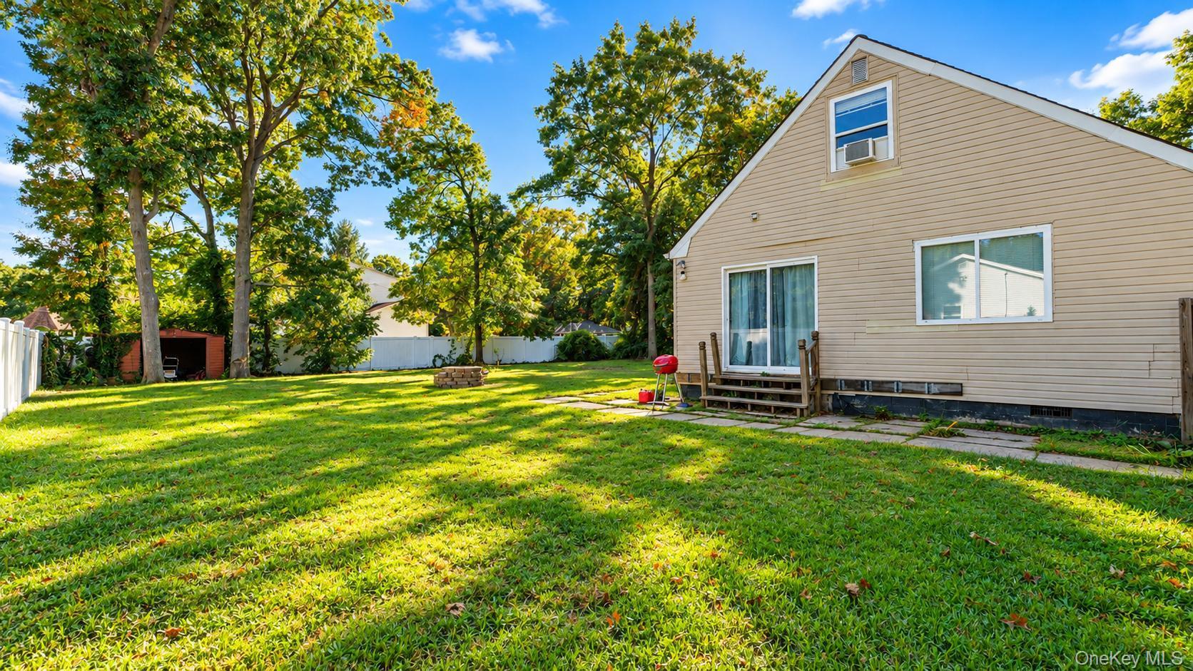 78 Shinnecock Avenue Property Photo 11
