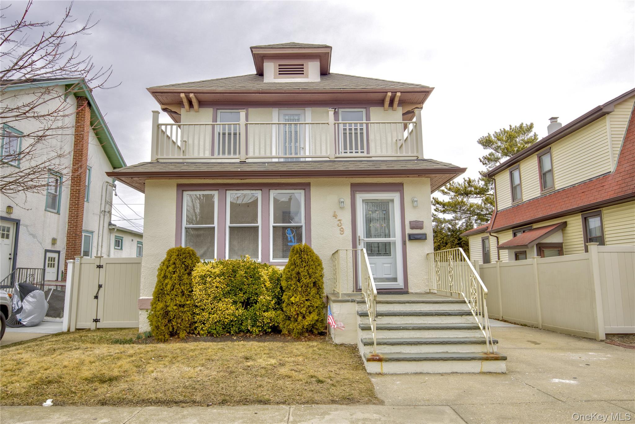 439 W Walnut Street Property Photo 1