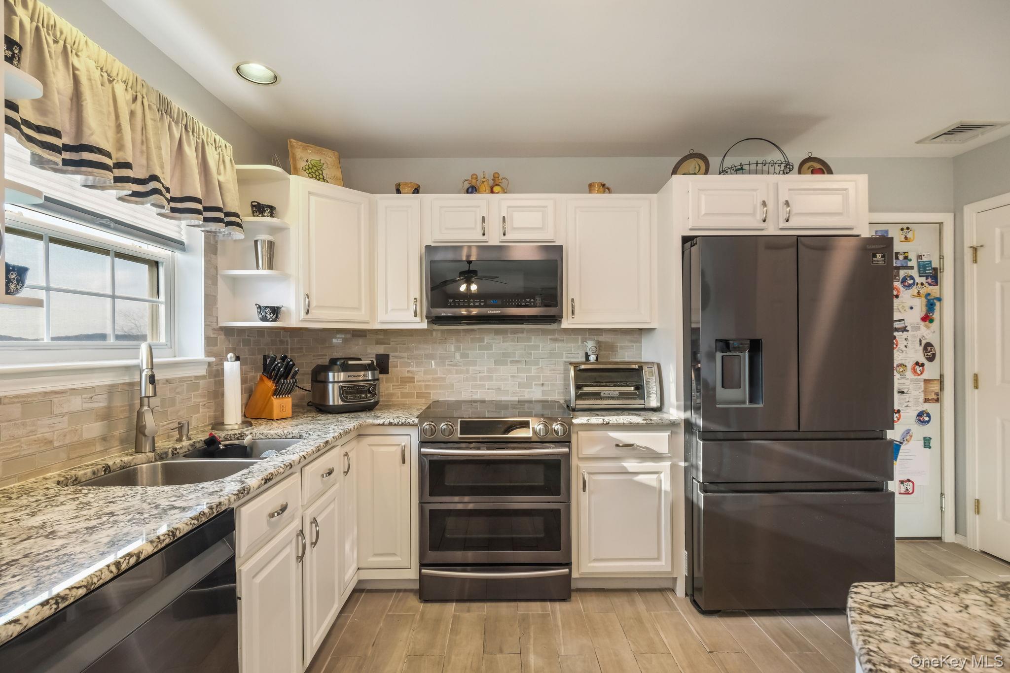 55 Beach Road Property Photo 10