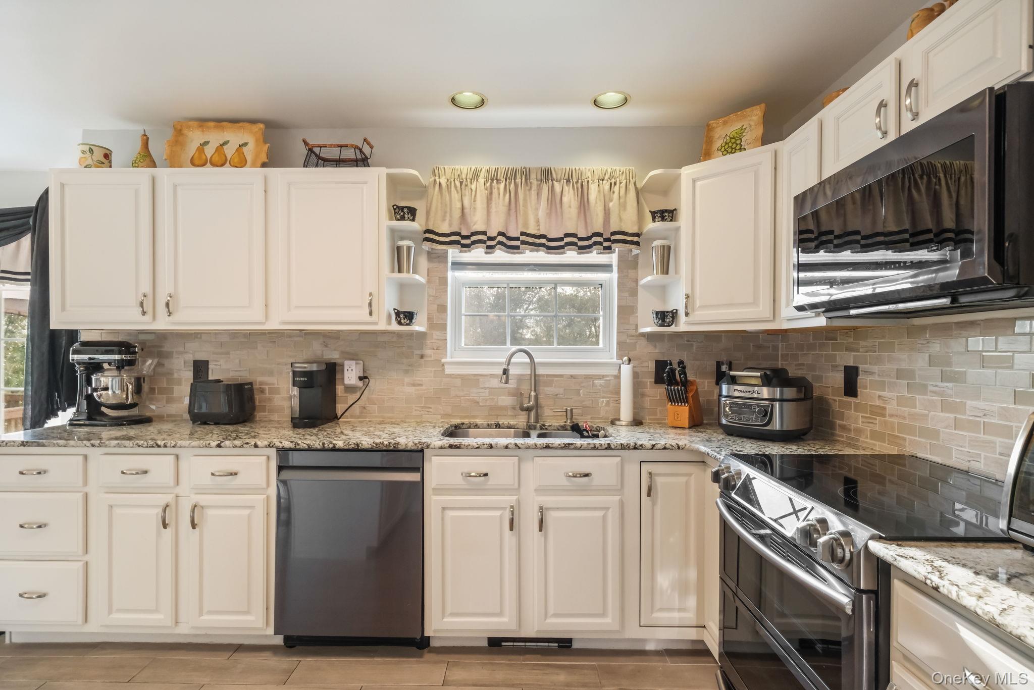 55 Beach Road Property Photo 13