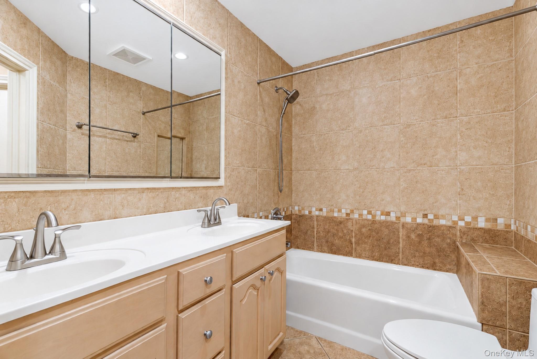 1674 E 22nd Street 3b Property Photo 6