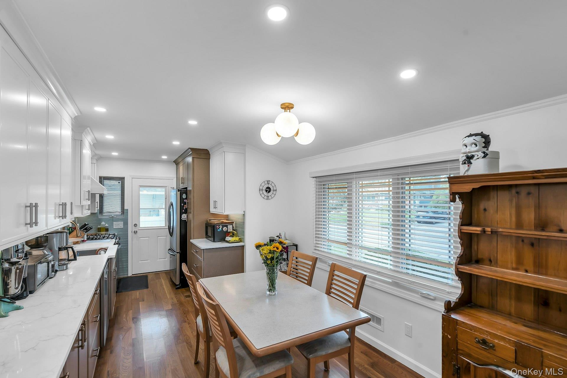 10 Fruitwood Lane Property Photo 7